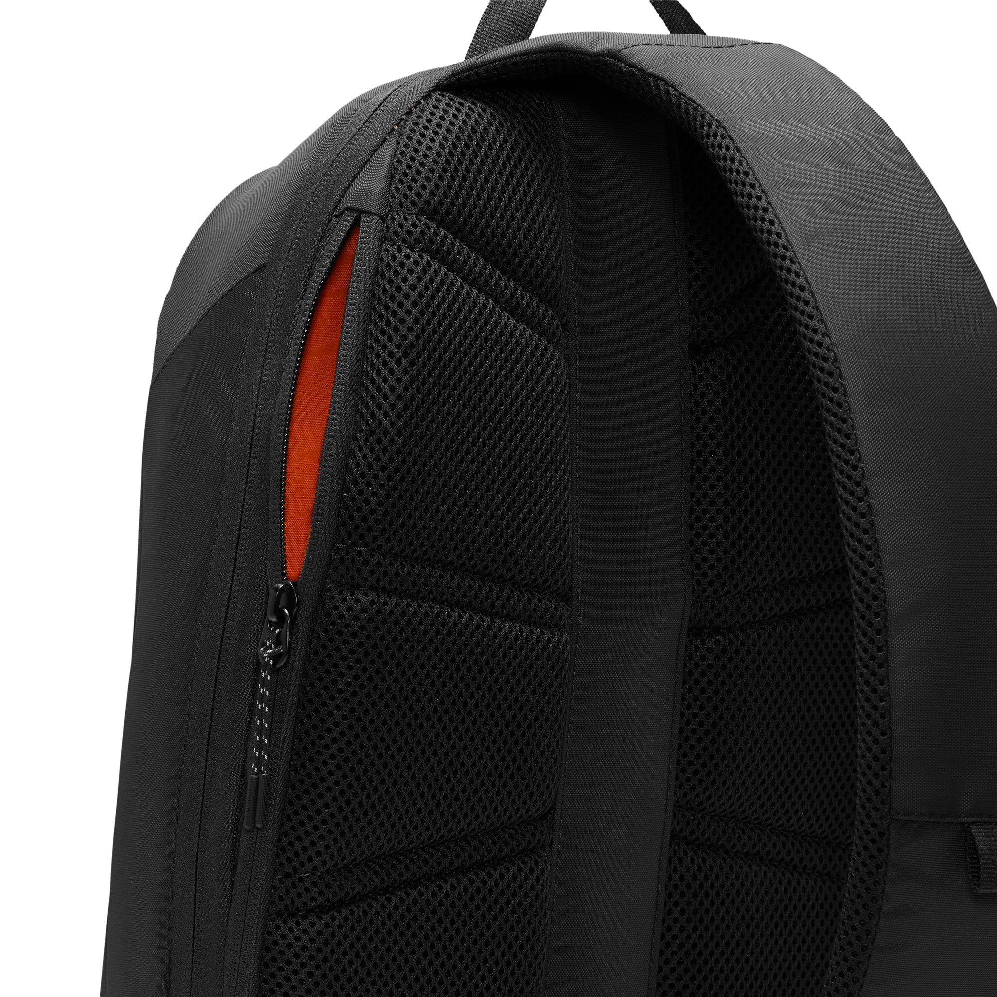 Nike Rucksack »NK NSW COMMUTE SLING BAG« für Erwachsene, sportlicher Stil, aus Nylon, mit Hauptfach