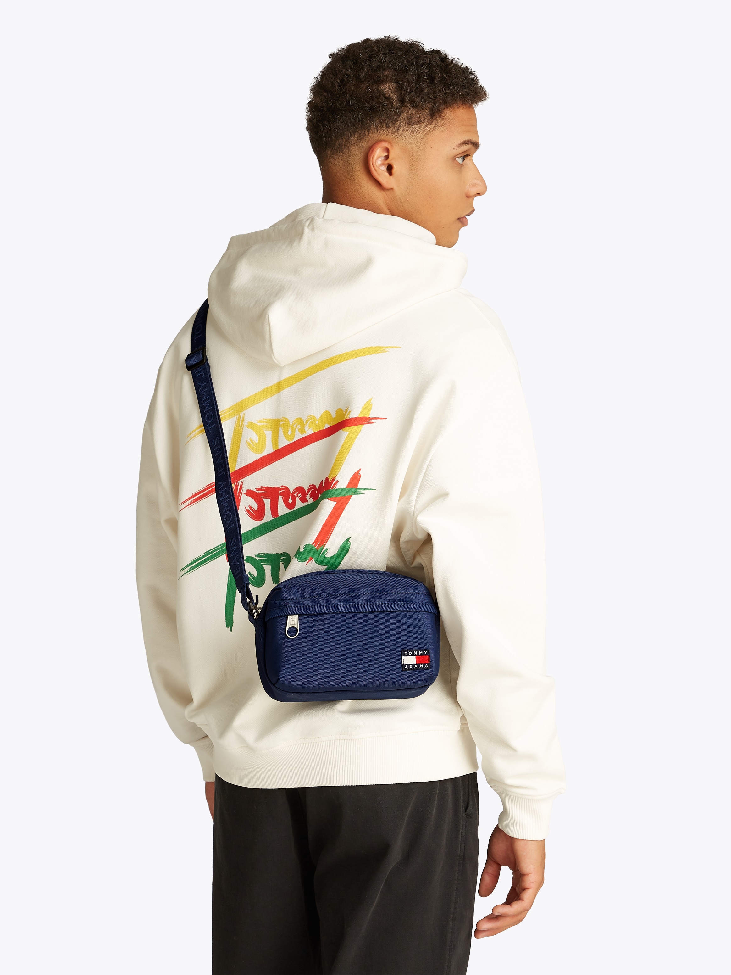 Tommy Jeans Umhängetasche »TJW ESS DAILY CROSSOVER«, Schultertasche, Kamerabag, Minibag mit Logoflagge