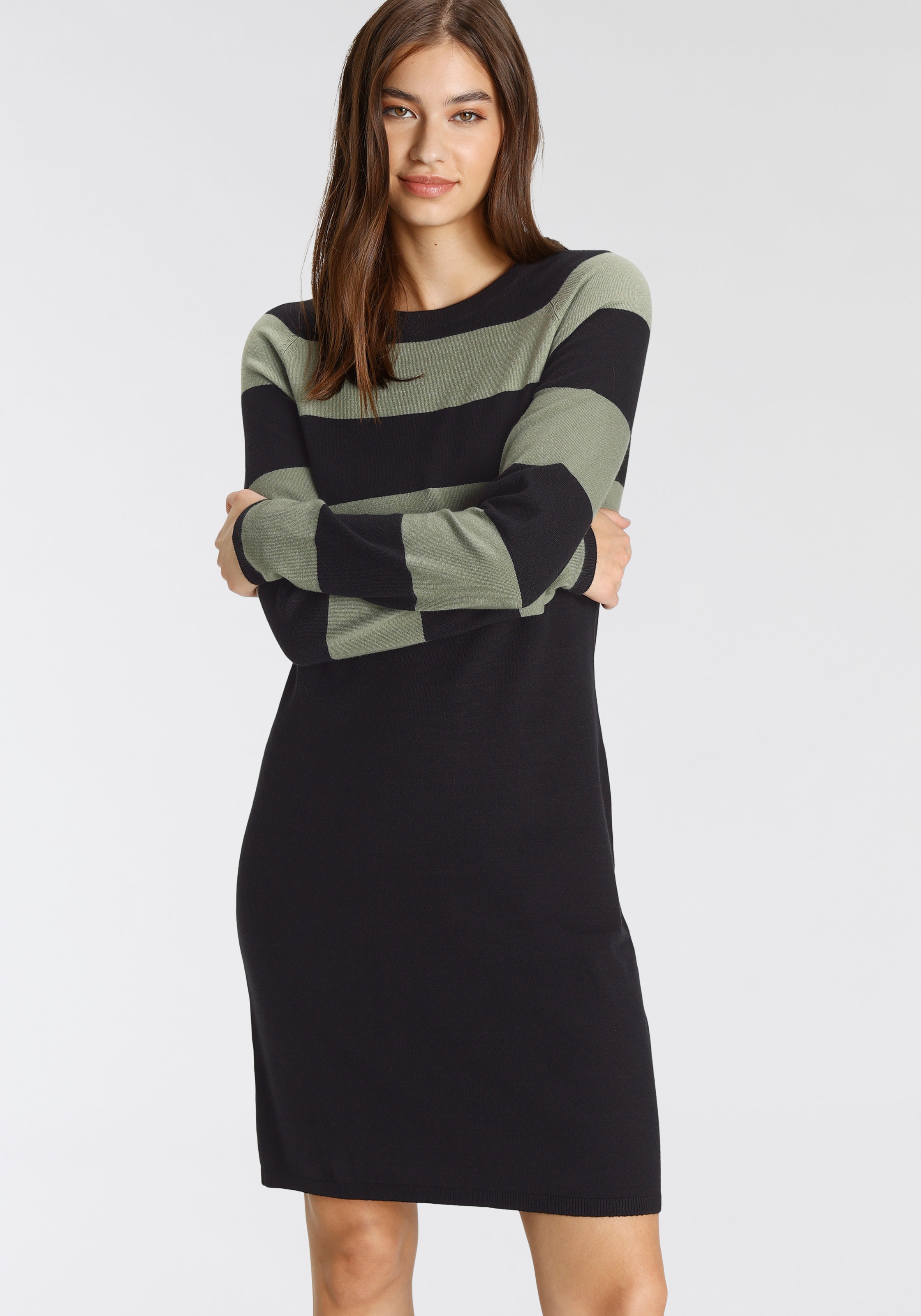Tamaris Strickkleid, lässiger, casual Look, aus Viskosemischung, langärmlig
