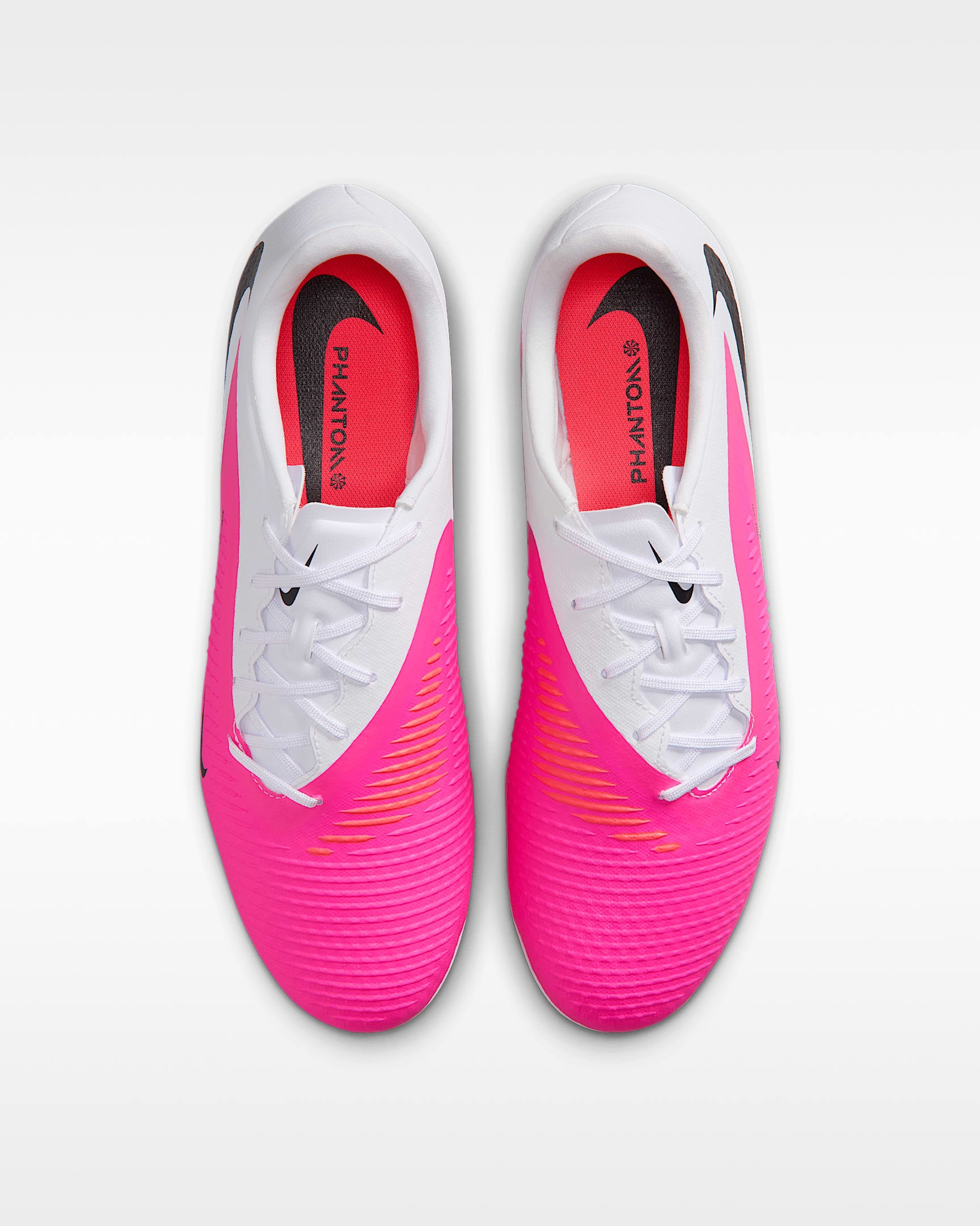 Nike Fußballschuh »PHANTOM 6 LOW ACAD FG/MG T«  Außensohle für Rasenplätze und für feste Böden