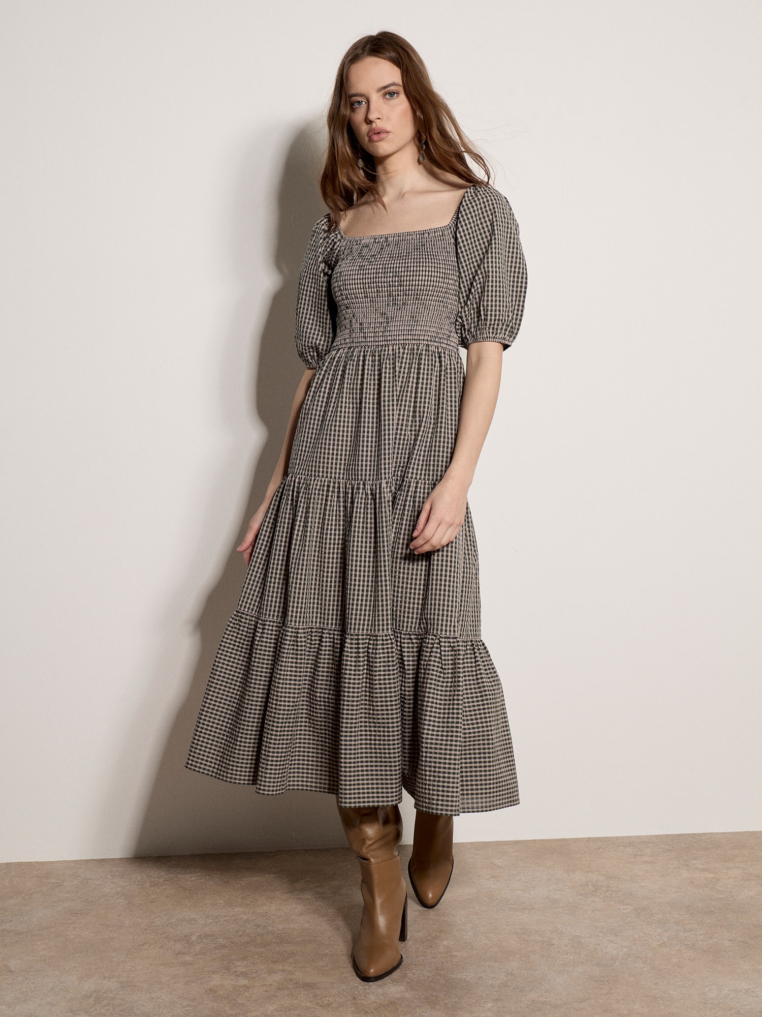 Apricot Midikleid »Milchmädchen-Midaxi-Kleid in Karomuster« mit eckigem Ausschnitt