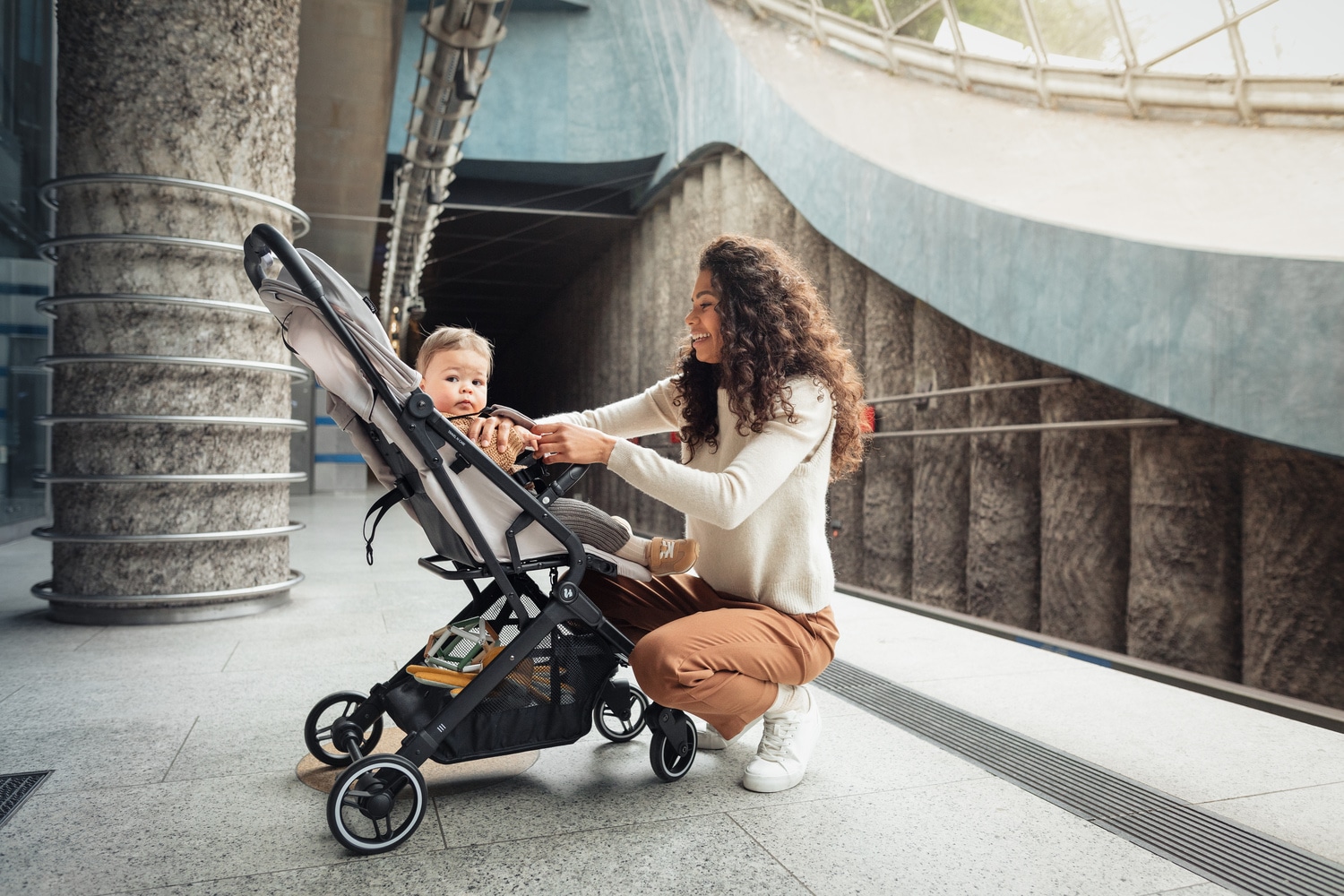 Hauck Kinder-Buggy »Travel N Care, Simba grey«, 25 kg, leicht; bis 22 kg belastbar; inkl. Schulter-Tragegrut