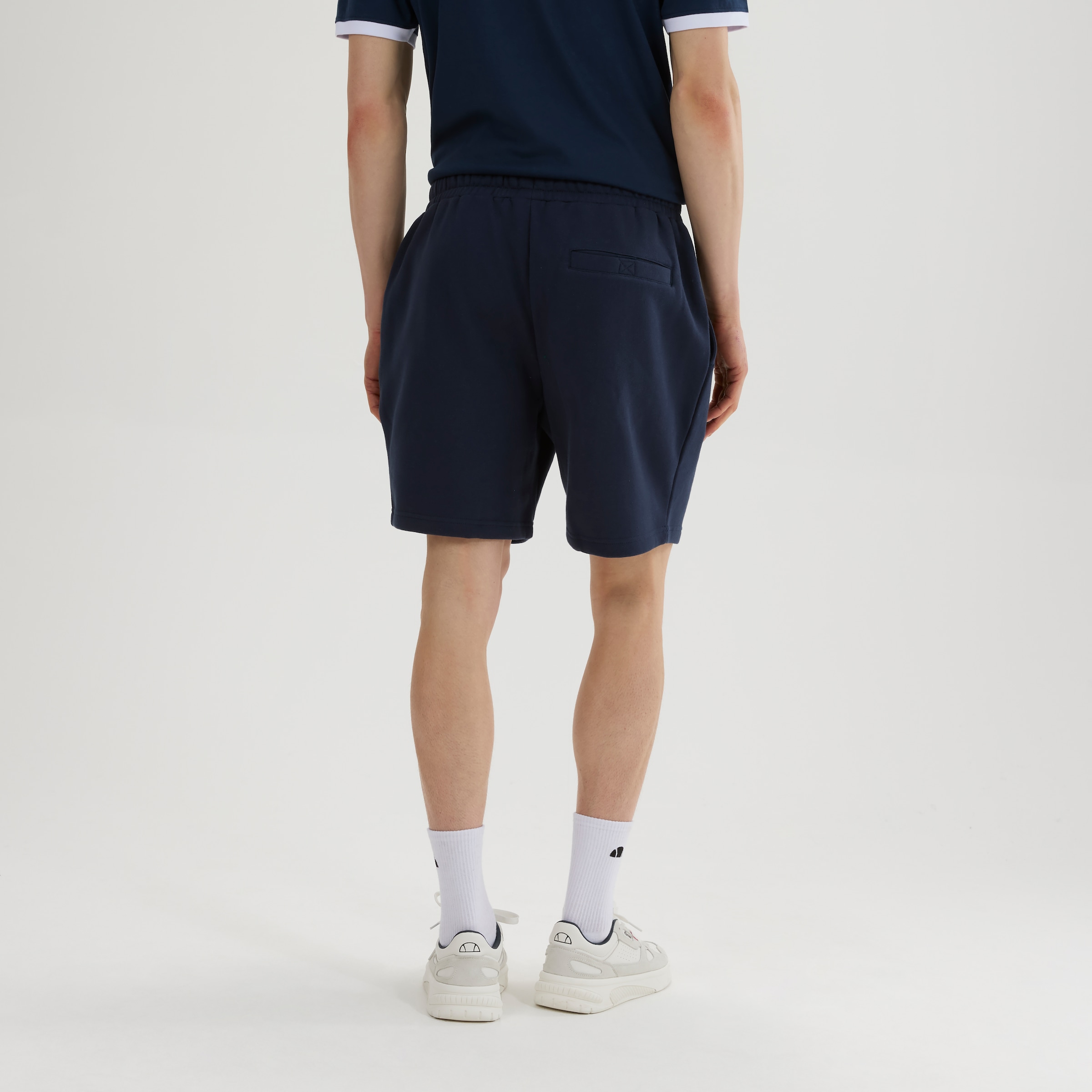 Ellesse Sweatshorts »ISLINGTON SHORT«  bequeme Passform, sportlicher Stil, für Freizeit und aktive Tage