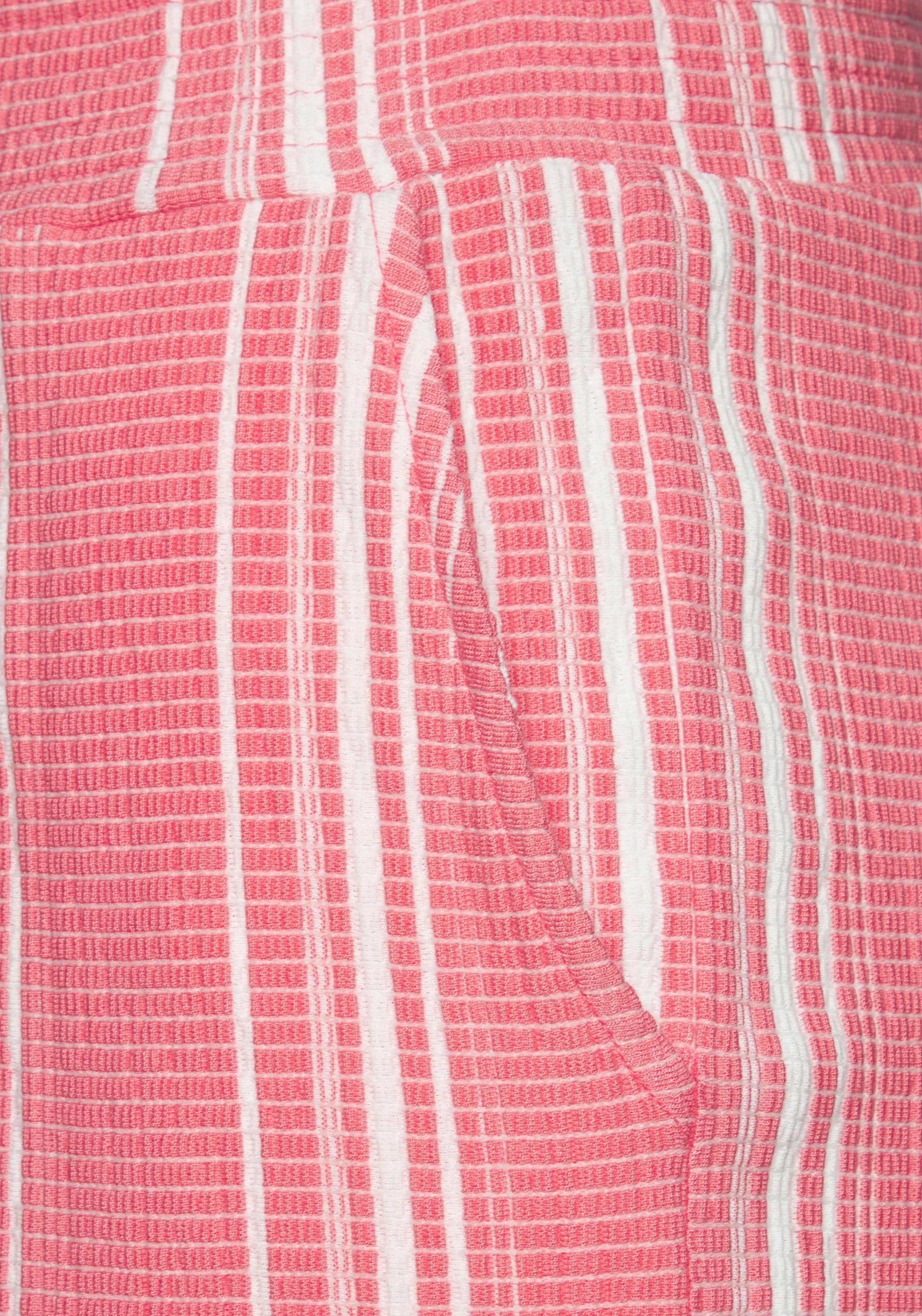 LASCANA Shorts »aus luftiger Crepeware«  strukturierte Ware, sommerlicher Shorts mit Streifen, Sommerhose