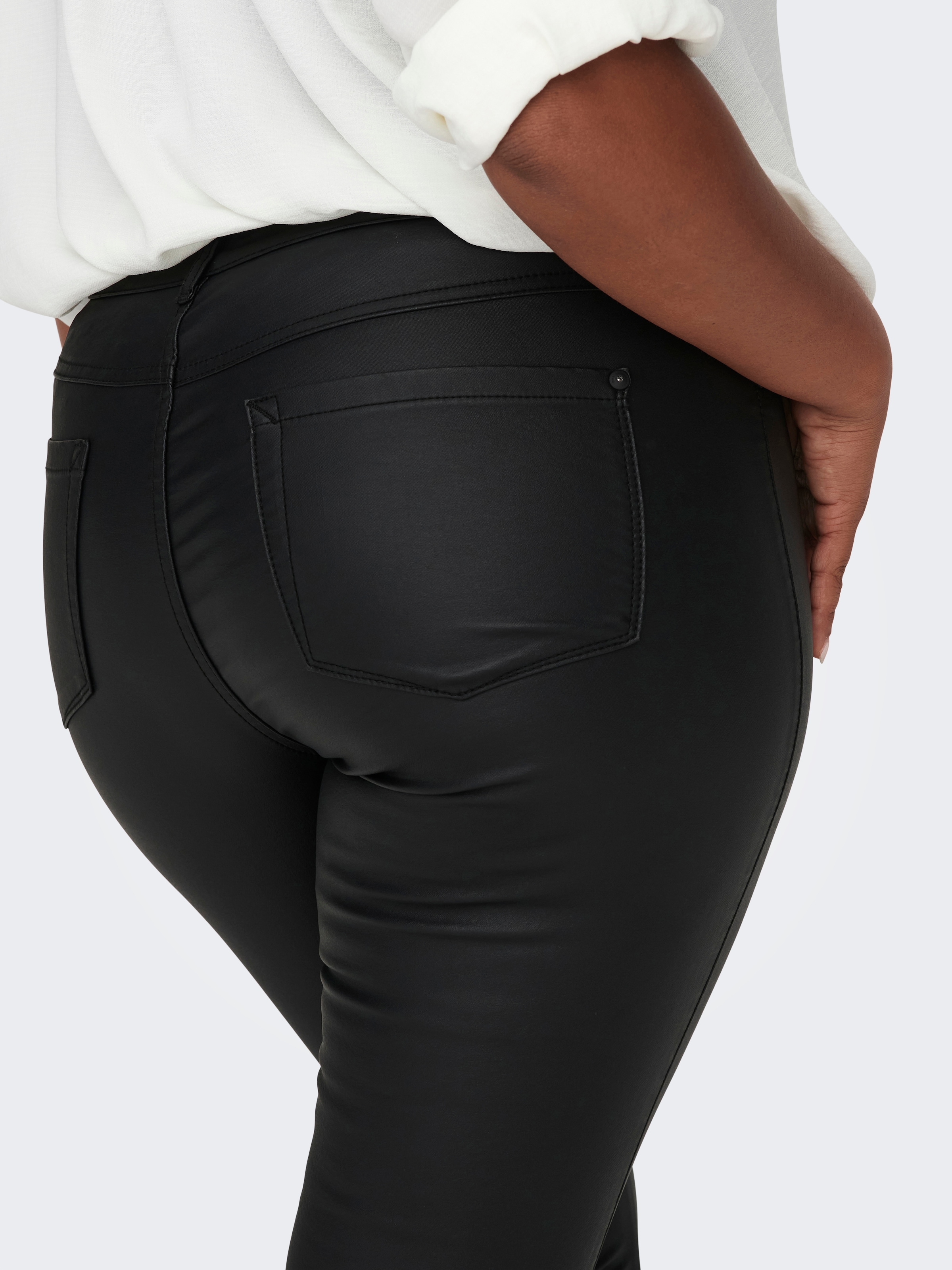 ONLY CARMAKOMA Skinny-fit-Jeans »CARPUNK REG SK COATED PANTS«, mit edel glänzender Beschichtung