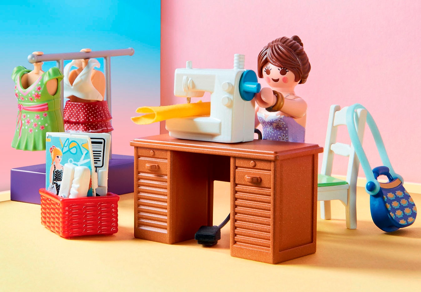 Playmobil® Konstruktions-Spielset »Schlafzimmer mit Nähecke (70208), Dollhouse« Made in Germany
