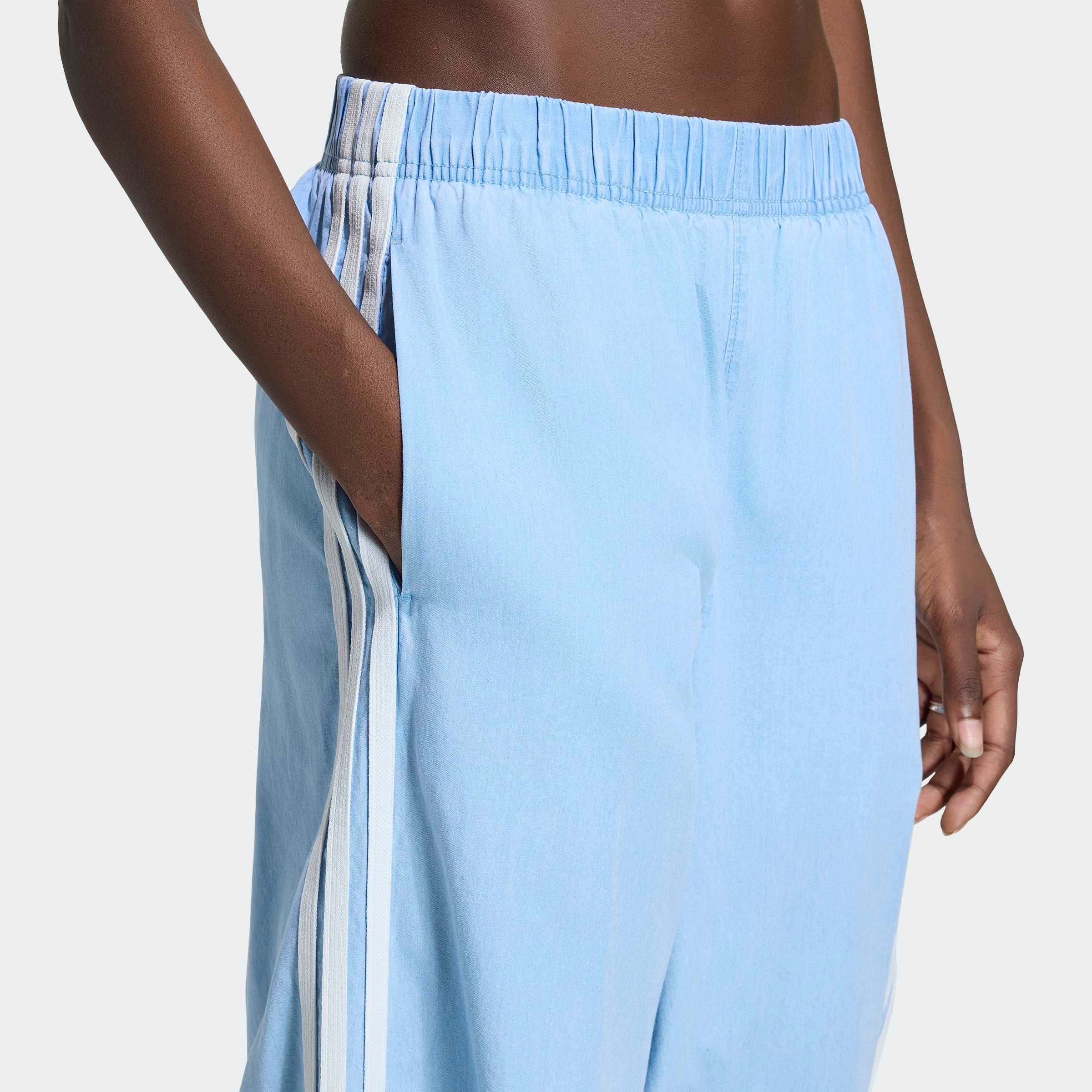 adidas Originals Sporthose »DENIM WIDE LEG«  Locker geschnittene Jeans für lässigen Style