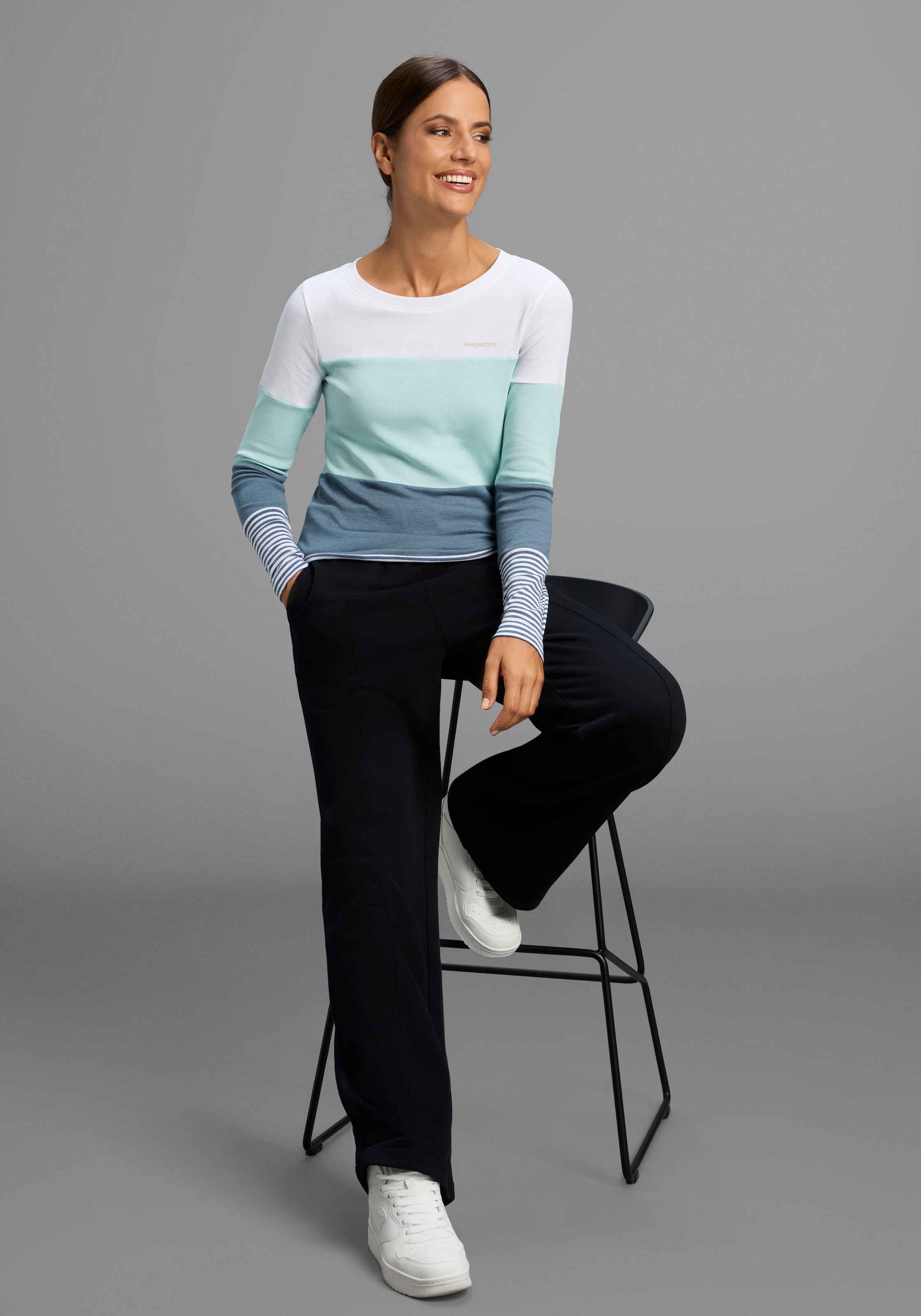 KangaROOS Longsleeve, mit Langarm, figurbetonte Passform, Colourblocking-Optik