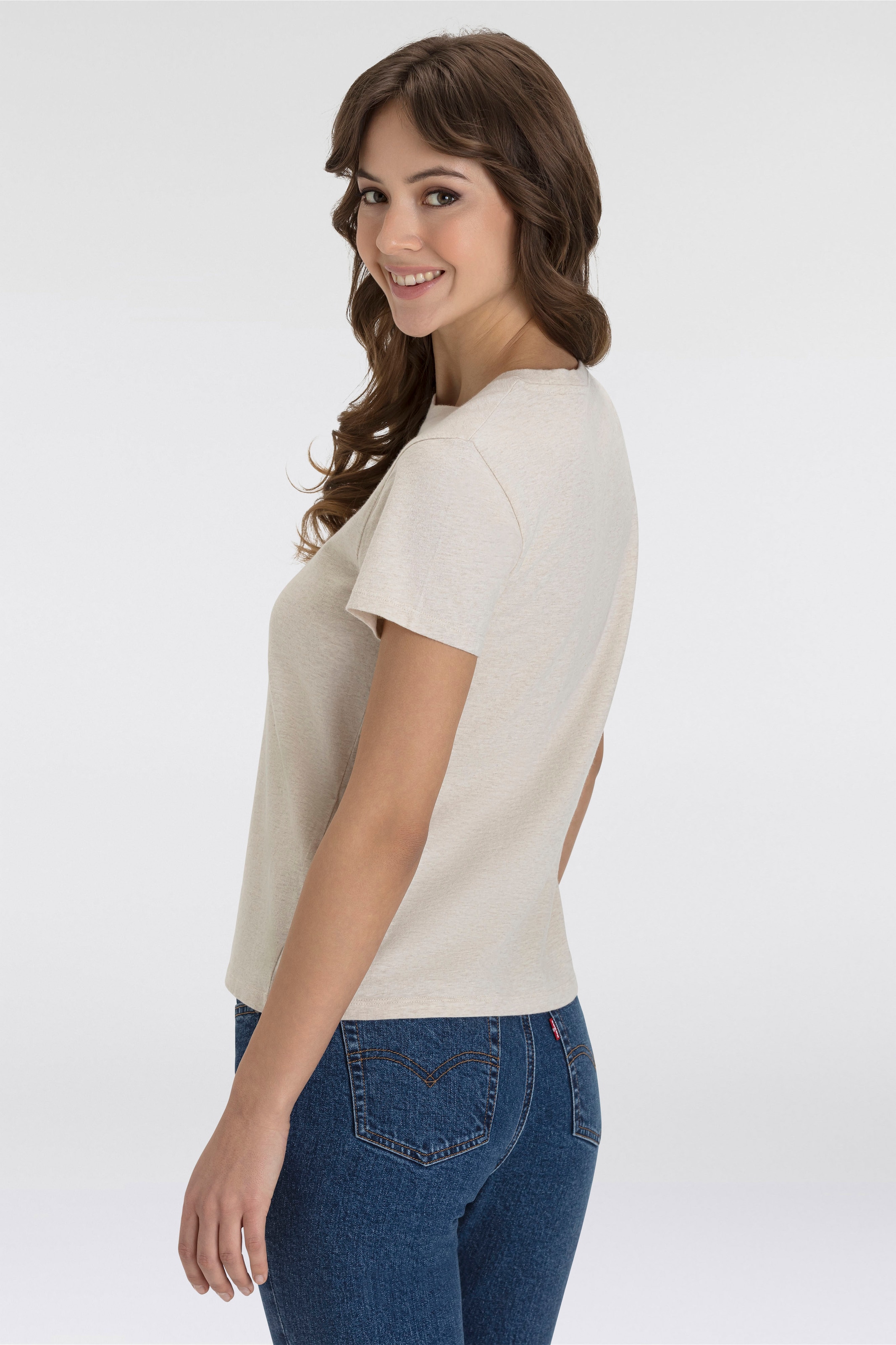 Levi's® T-Shirt »ESSENTIAL HM SS TEE«, Taillierter Schnitt