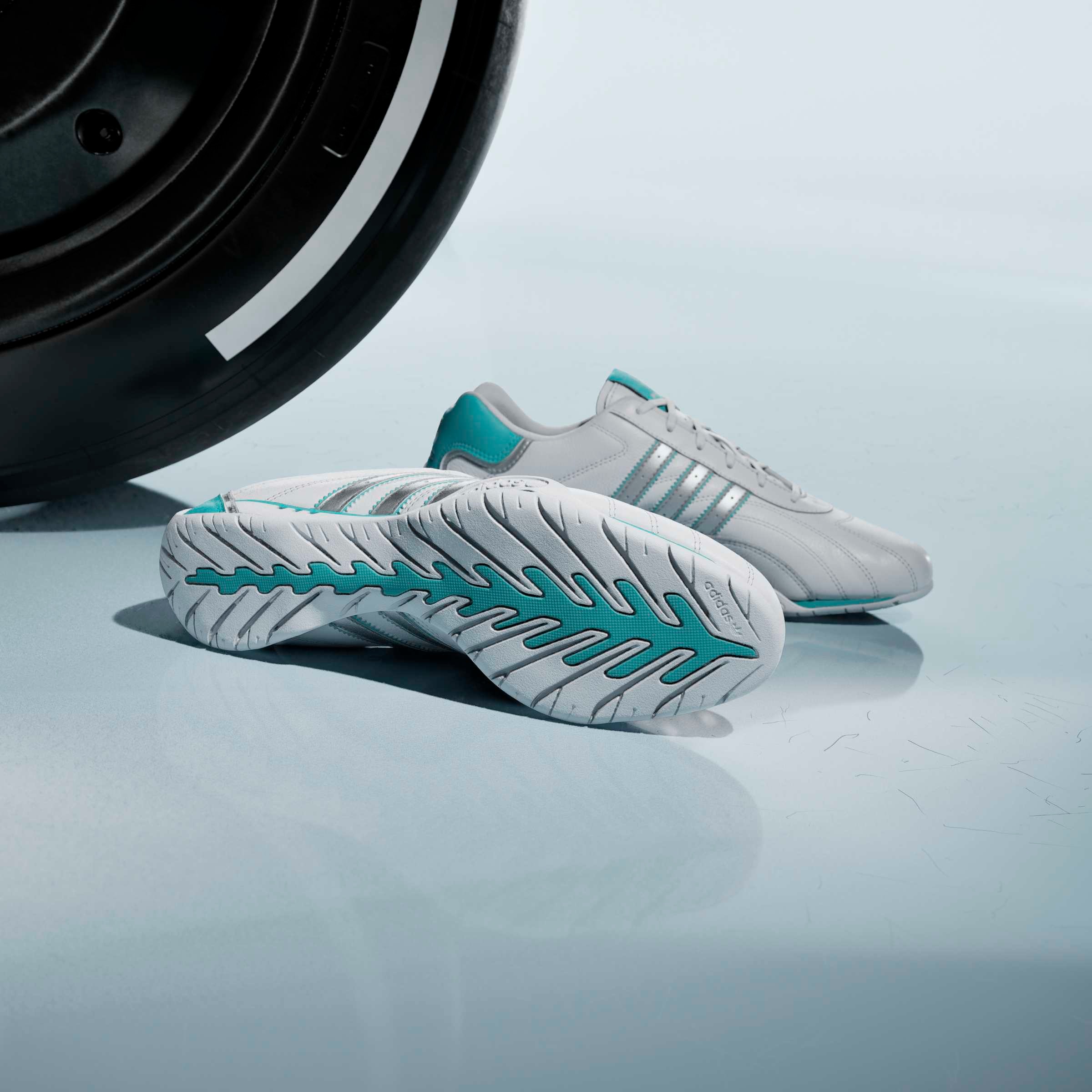 adidas Performance Sneaker »ADIRACER LO MERCEDES AMG PETRONAS F1 TEAM«