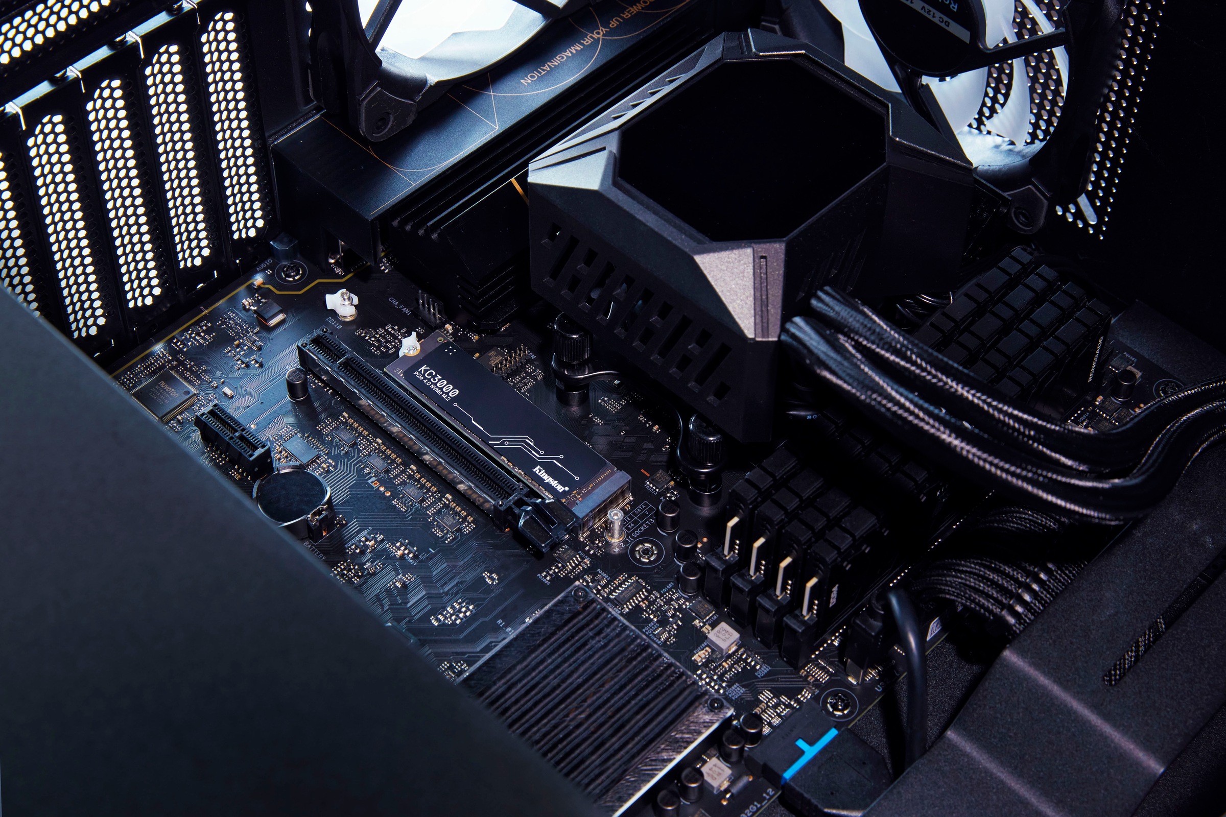 Kingston interne SSD »KC3000 2048GB« 2050 GB Anschluss M.2 (2880)