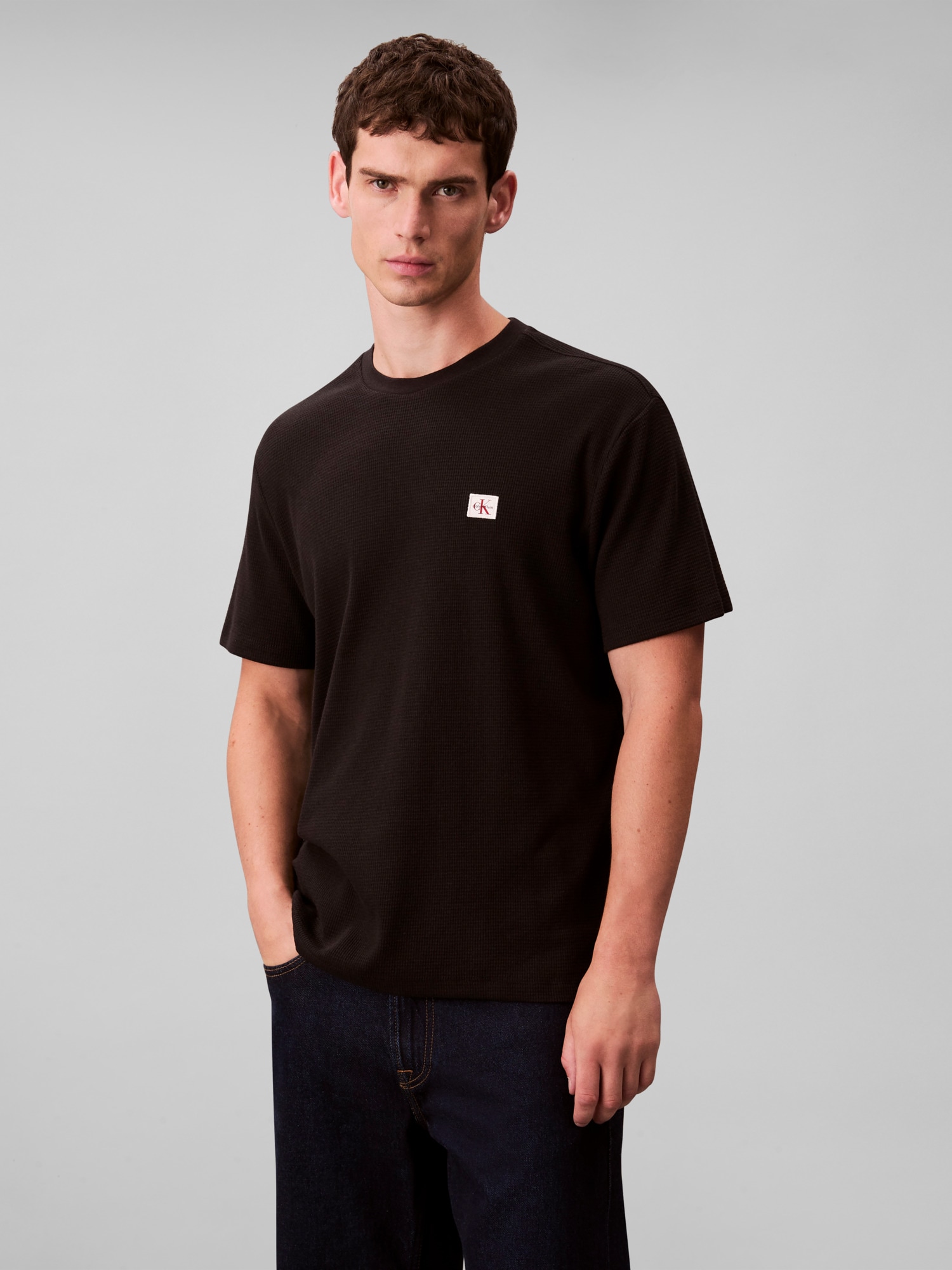 Calvin Klein Jeans T-Shirt »WAFFLE BADGE TEE« Regular fit mit Rundhalsausschnitt