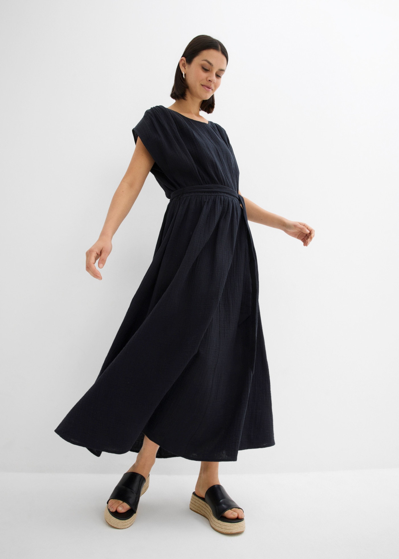 bonprix Midikleid aus Musselin, mit Rundhalsausschnitt und Schlitz am Rückenausschnitt