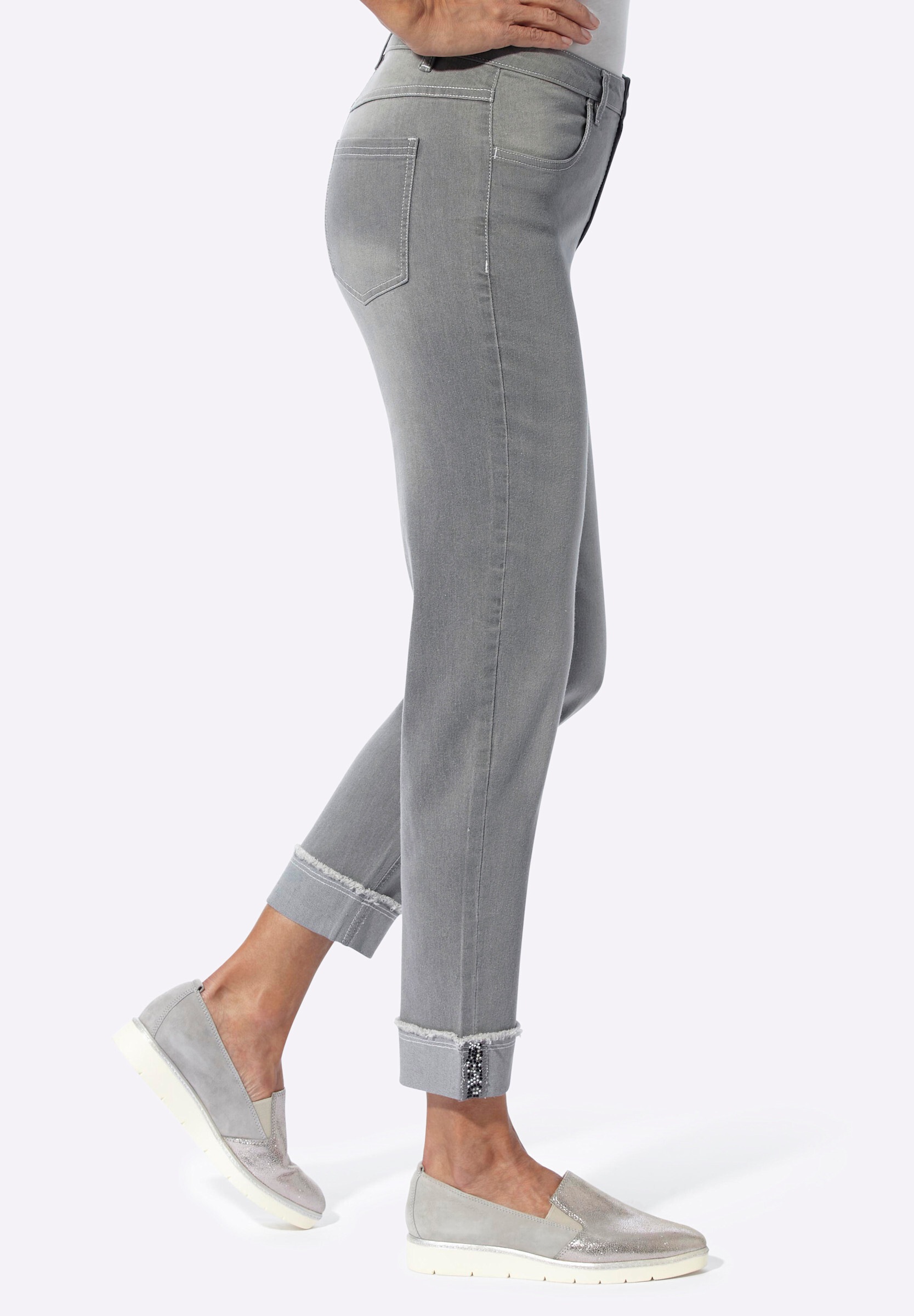 Sieh an! Bequeme Jeans »7/8-Jeans 7/8-Jeans mit Fransen am Beinaufschlag«