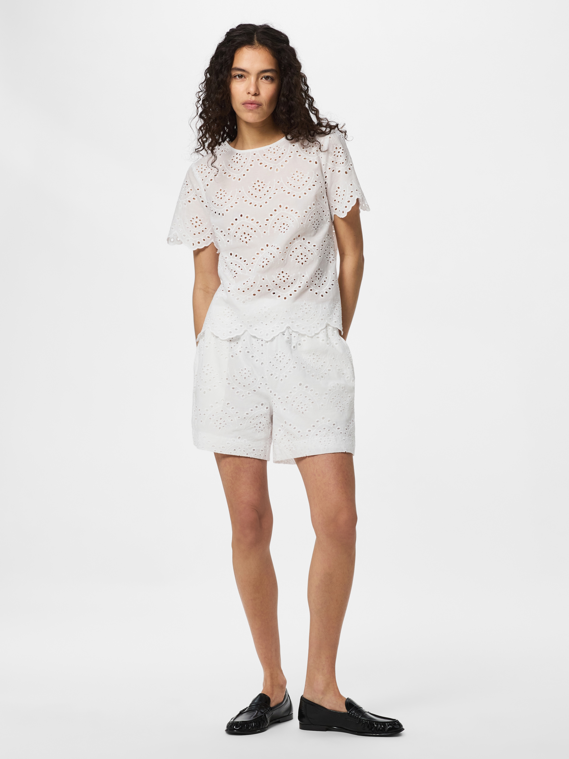 pieces Shirttop »PCVILDE SS TOP WVN NOOS« mit Allover-Lochstickerei