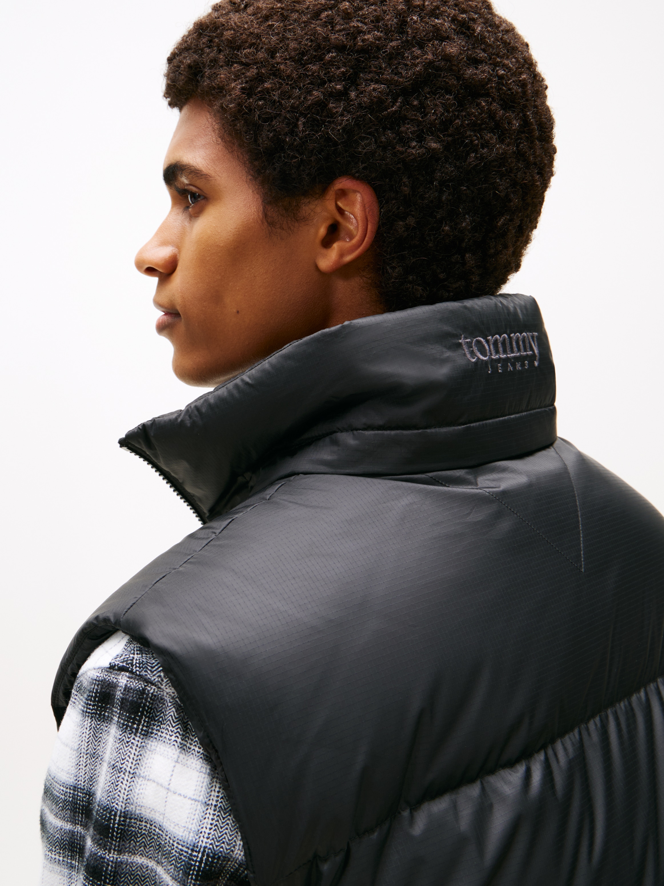 Tommy Jeans Steppweste »ALASKA DOWN VEST« Regular fit mit abnehmbarer Kapuze