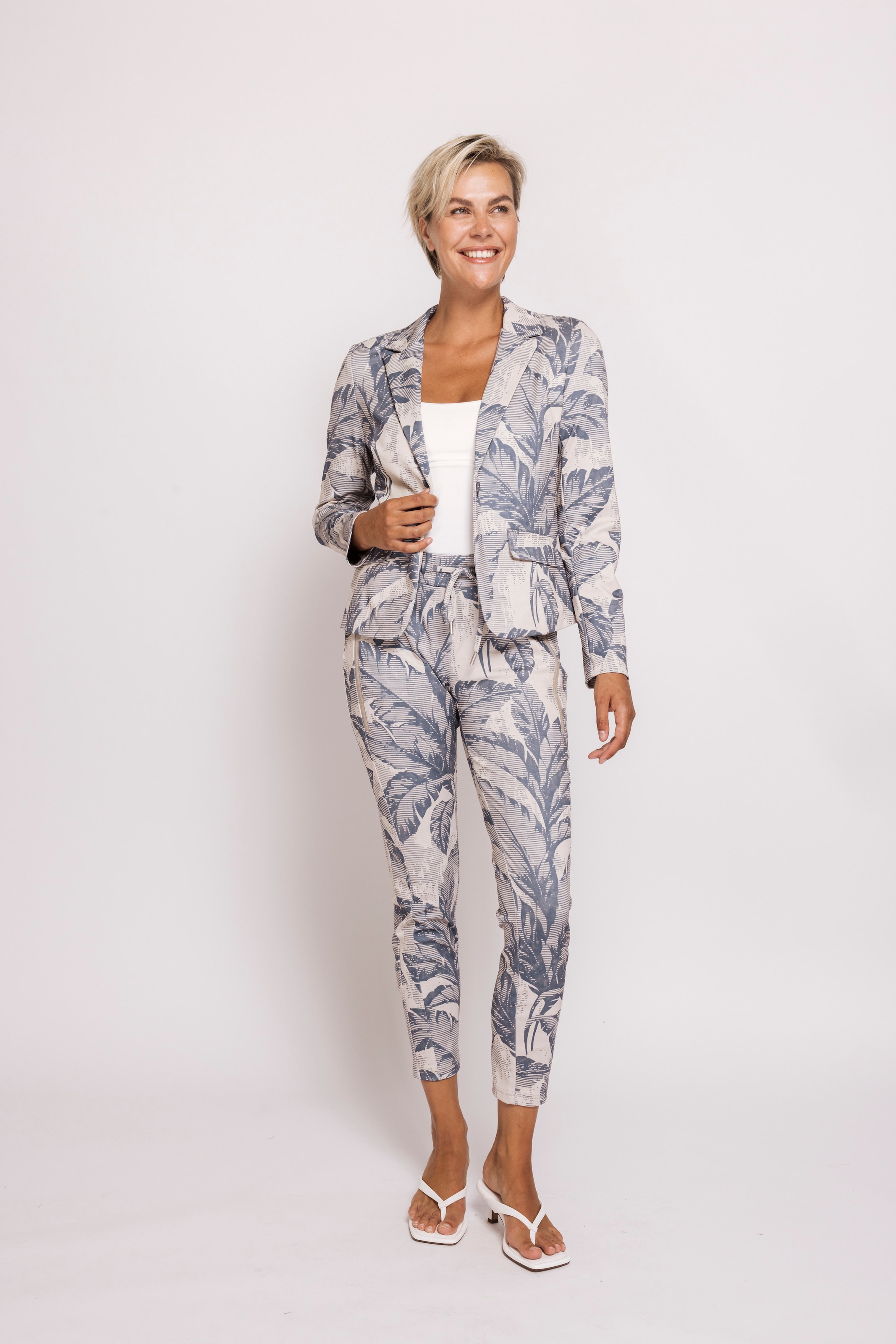 Zhrill Stoffhose »ZHCHIARA CASUAL«  mit floralem Allover-Muster