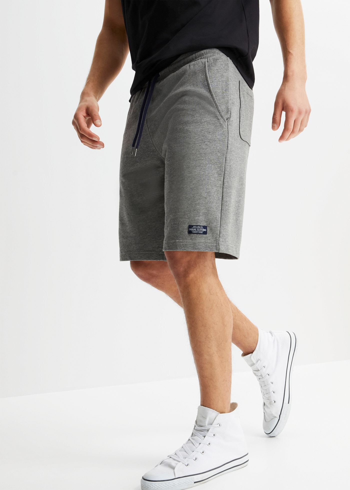 bonprix Sweatbermudas  aus Baumwolle, Regular Fit, mit vier Taschen