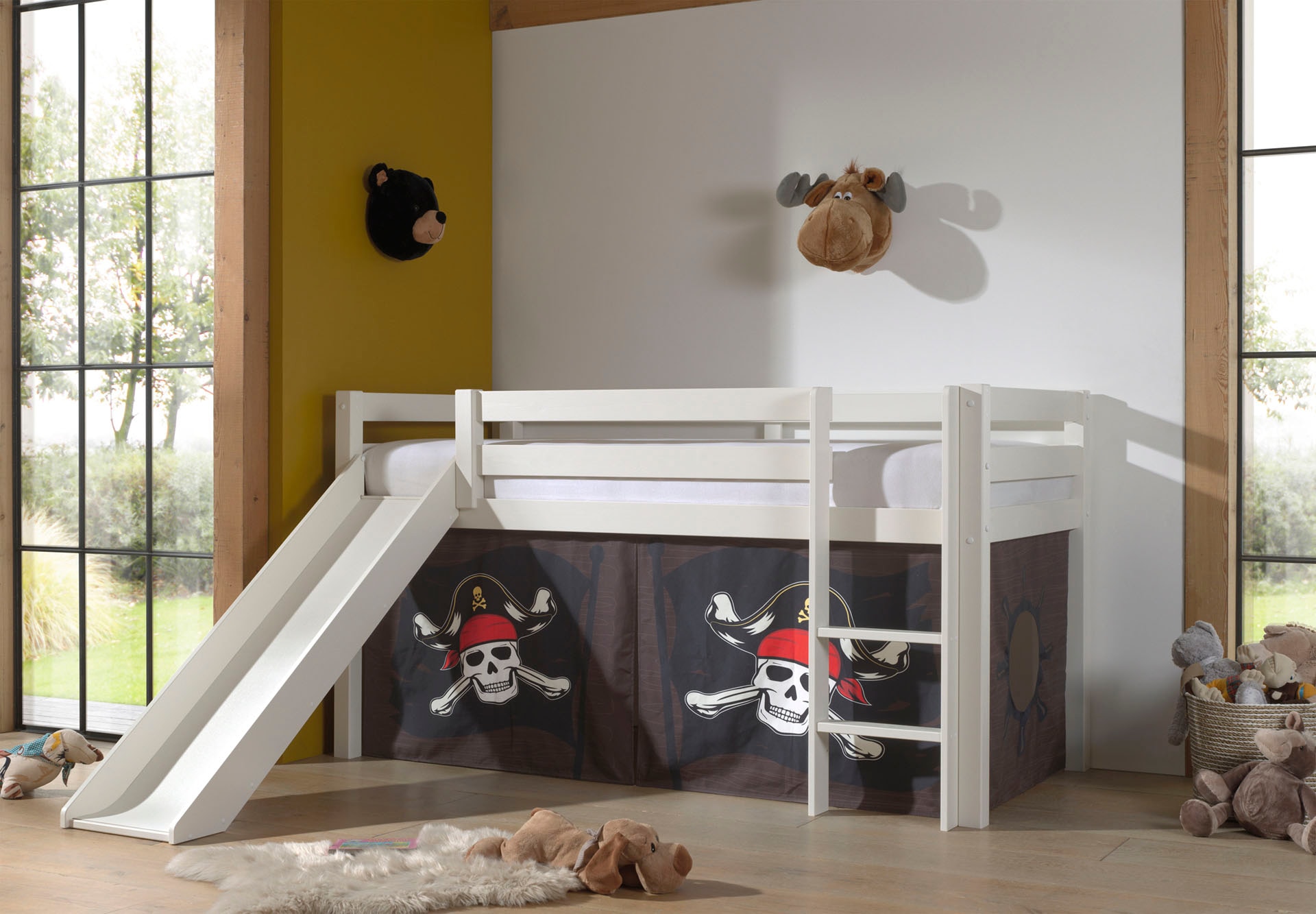 Vipack Spielbett »Pino, Kiefer massiv, mit Rolllattenrost u. Textil-Set, Made in Europe«, (B/H/T ca. 210x114x218cm, mit Absturzschutz, Leiter und Rutsche), verschiedene Textil-Designs und Holzfarben zur Wahl