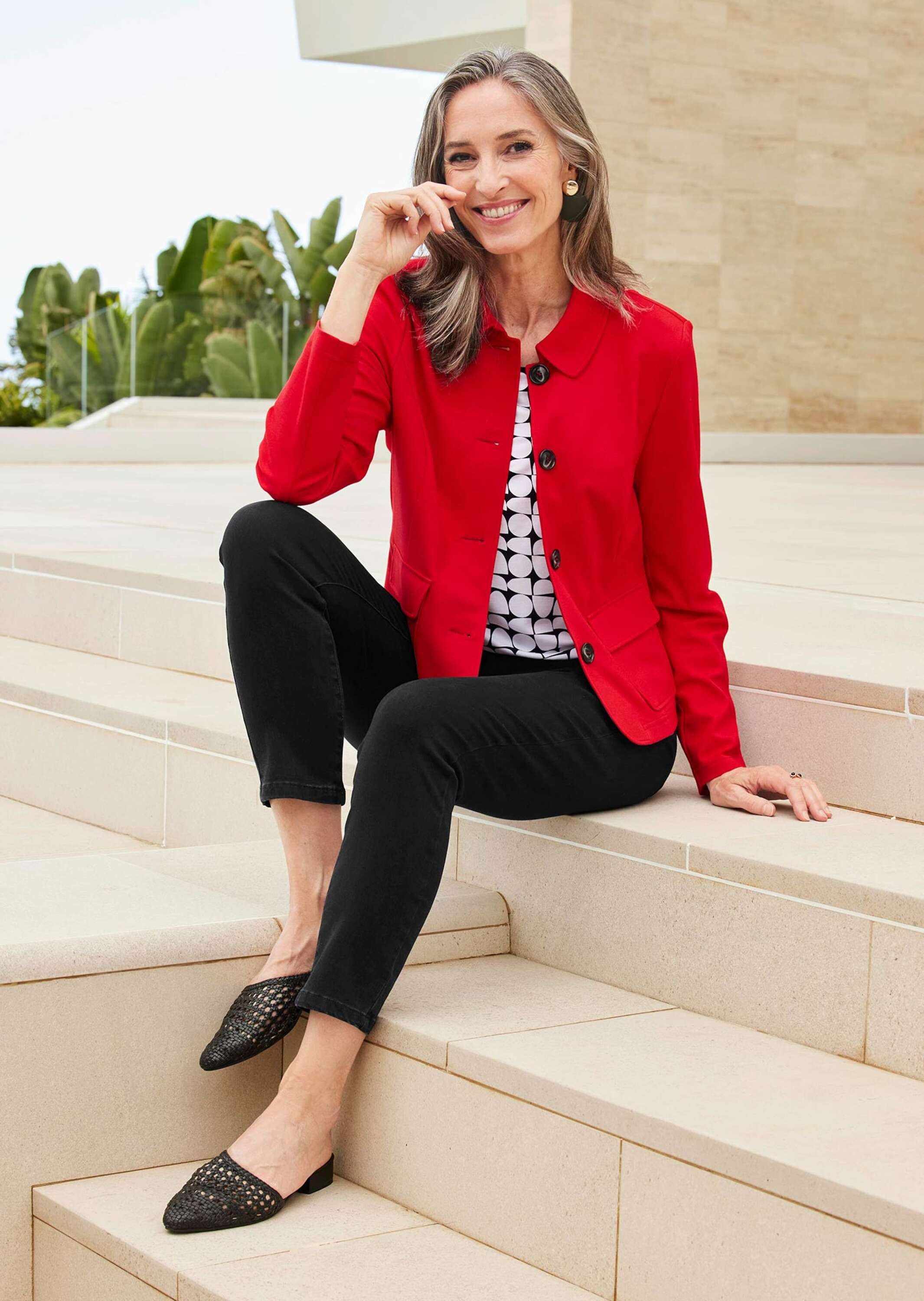 GOLDNER Kurzjacke »Kurzgröße Leichte Jacke mit Stehkragen in blau« mit Wienernähten für perfekte Passform