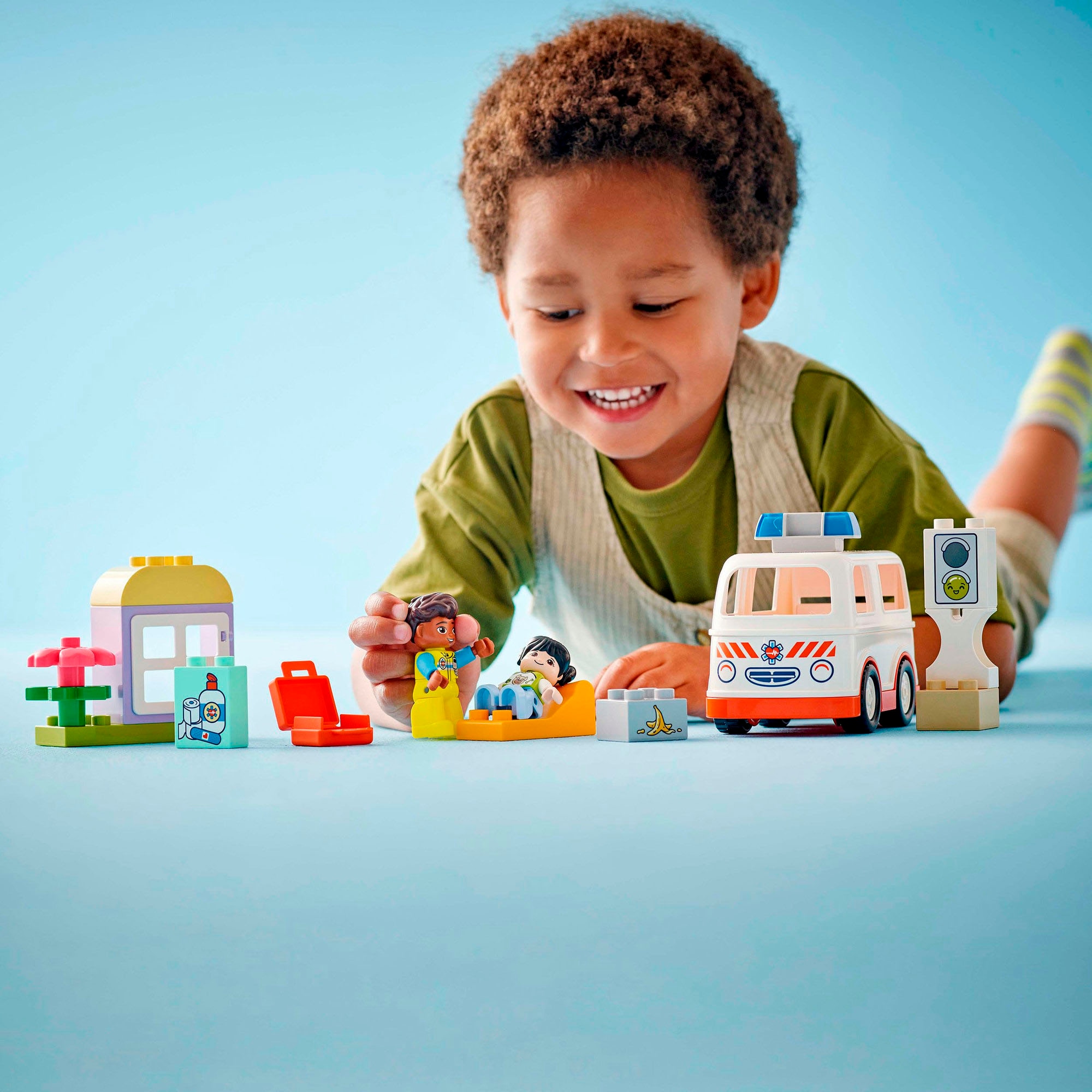 LEGO® Konstruktionsspielsteine »Rettungswagen mit Fahrer (10447), LEGO DUPLO Town«, (19 St.), Made in Europe