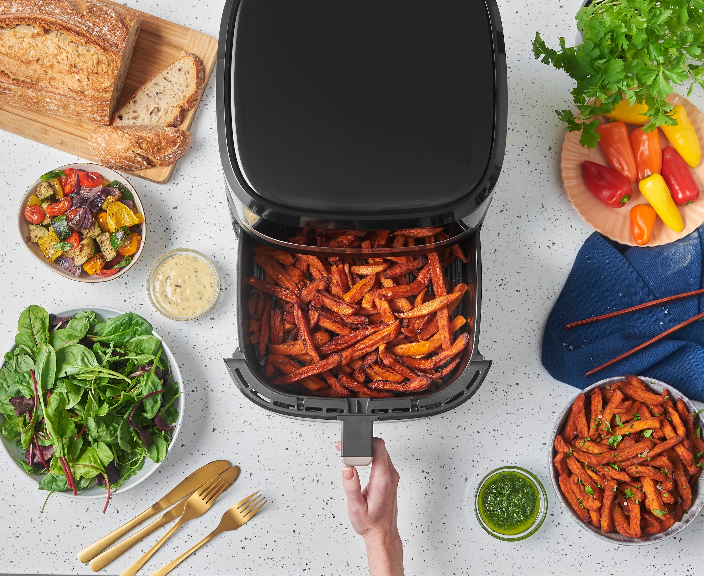 RUSSELL HOBBS Heißluftfritteuse »27630-56 SatisFry, 8,3 L«, 1800 W, Fassungsvermögen 8,3 l, Airfryer–wenig oder kein Öl erforderlich, 9 Programme, 8,3 L