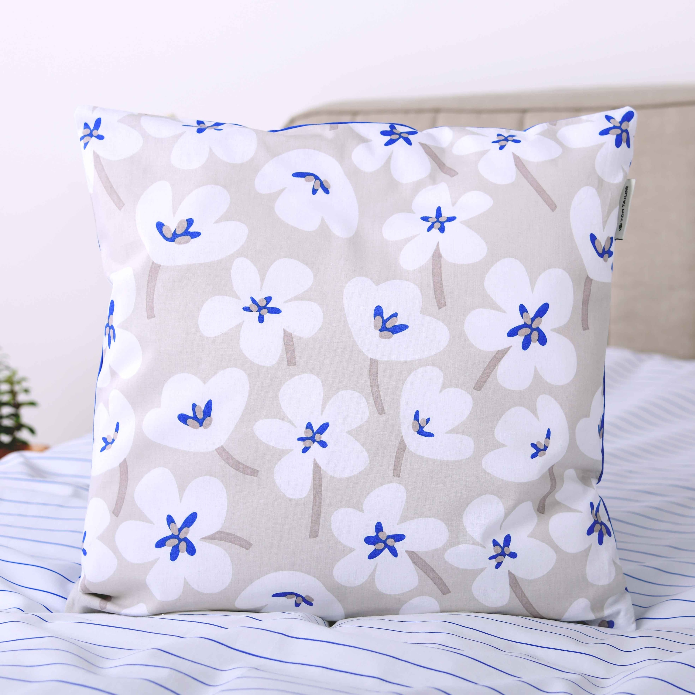 TOM TAILOR HOME Kissenhülle »new bedroom, FRESH FLOWERS, 40x40cm oder 40x80cm« mit farbigem Markenreißverschluss