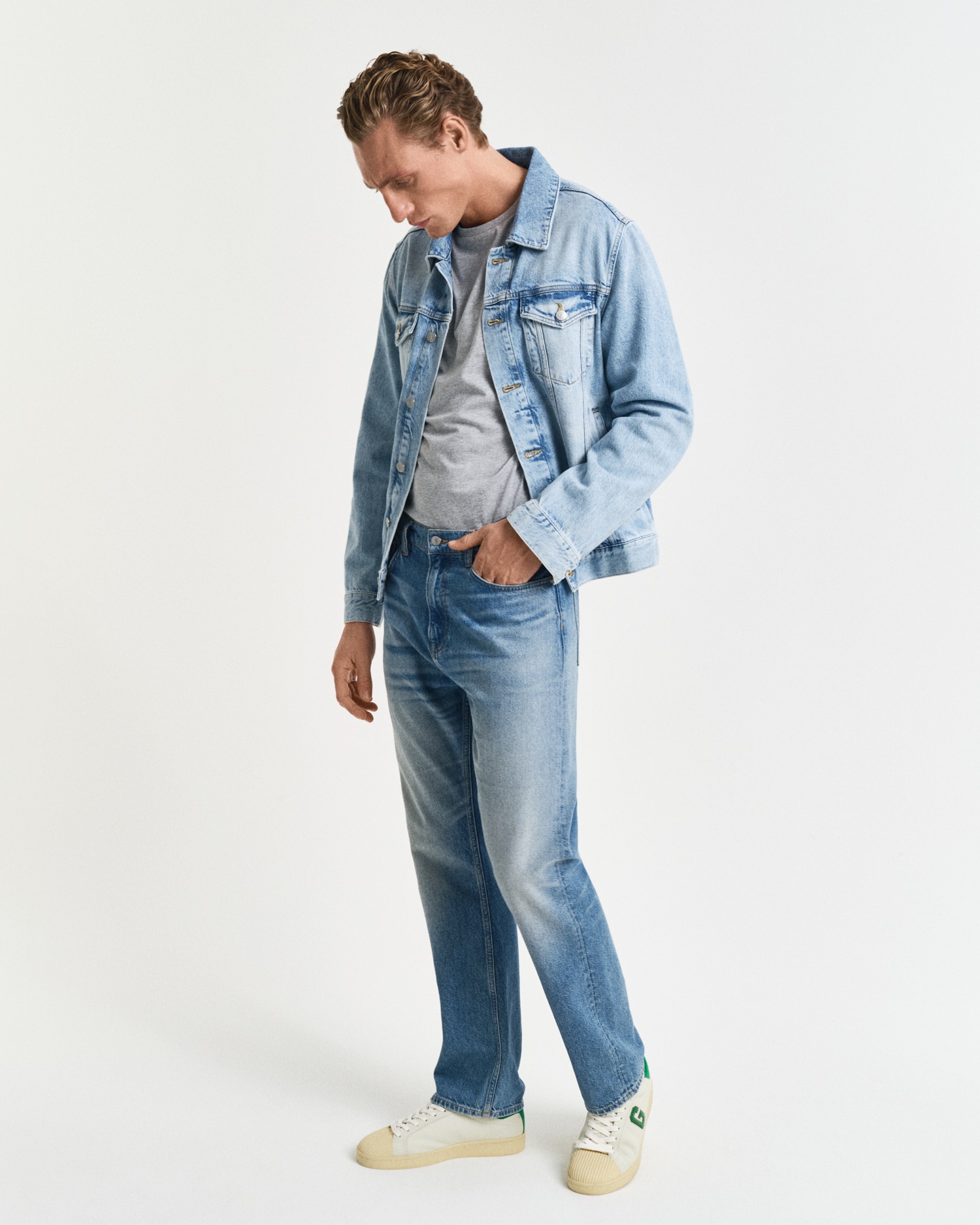 Gant Langarmshirt »REG SHIELD LS T-SHIRT«, mit Logostickerei auf der Brust