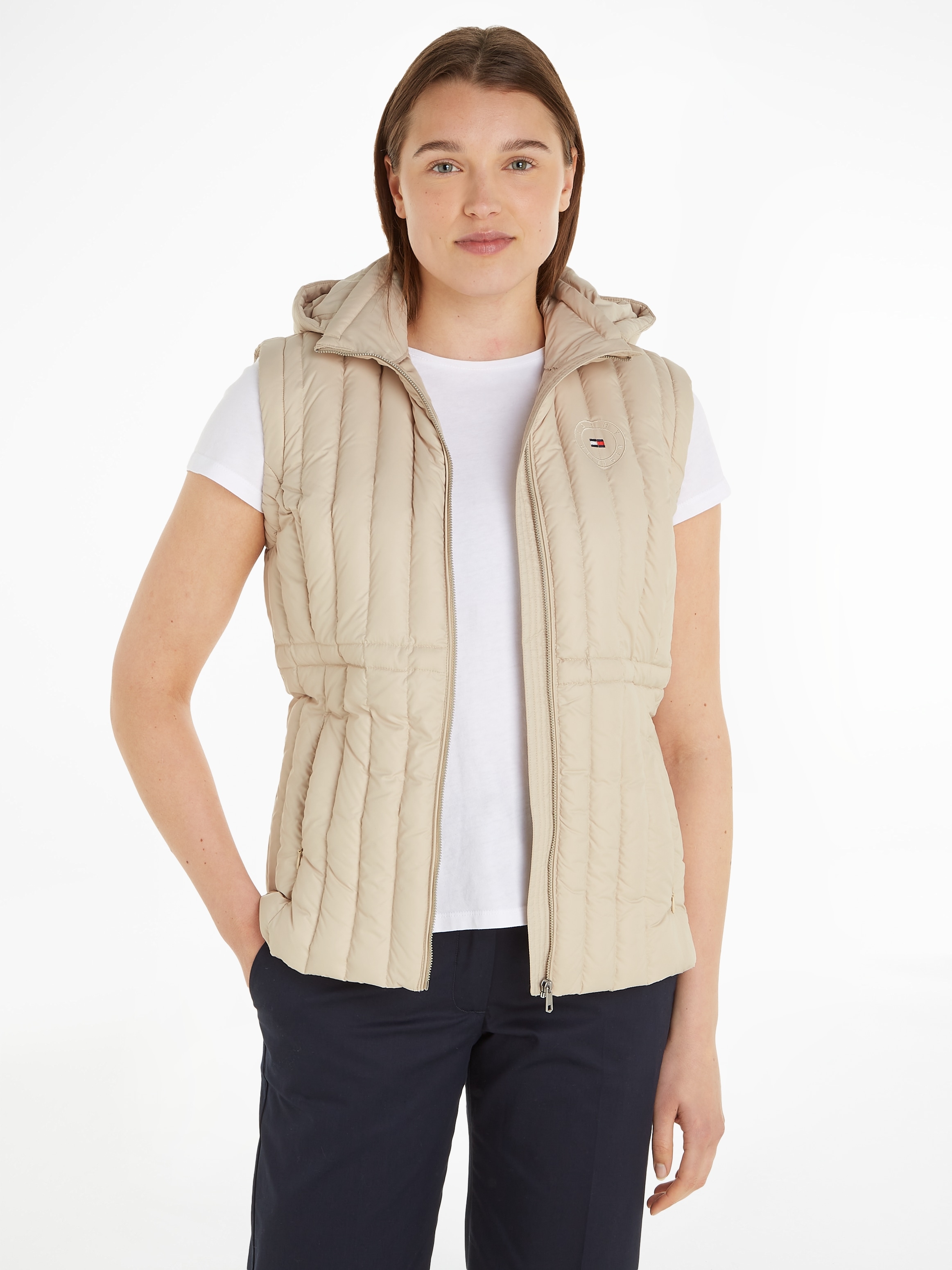 Tommy Hilfiger Daunenweste »FEMININE LW DOWN VEST«, mit Logostickerei