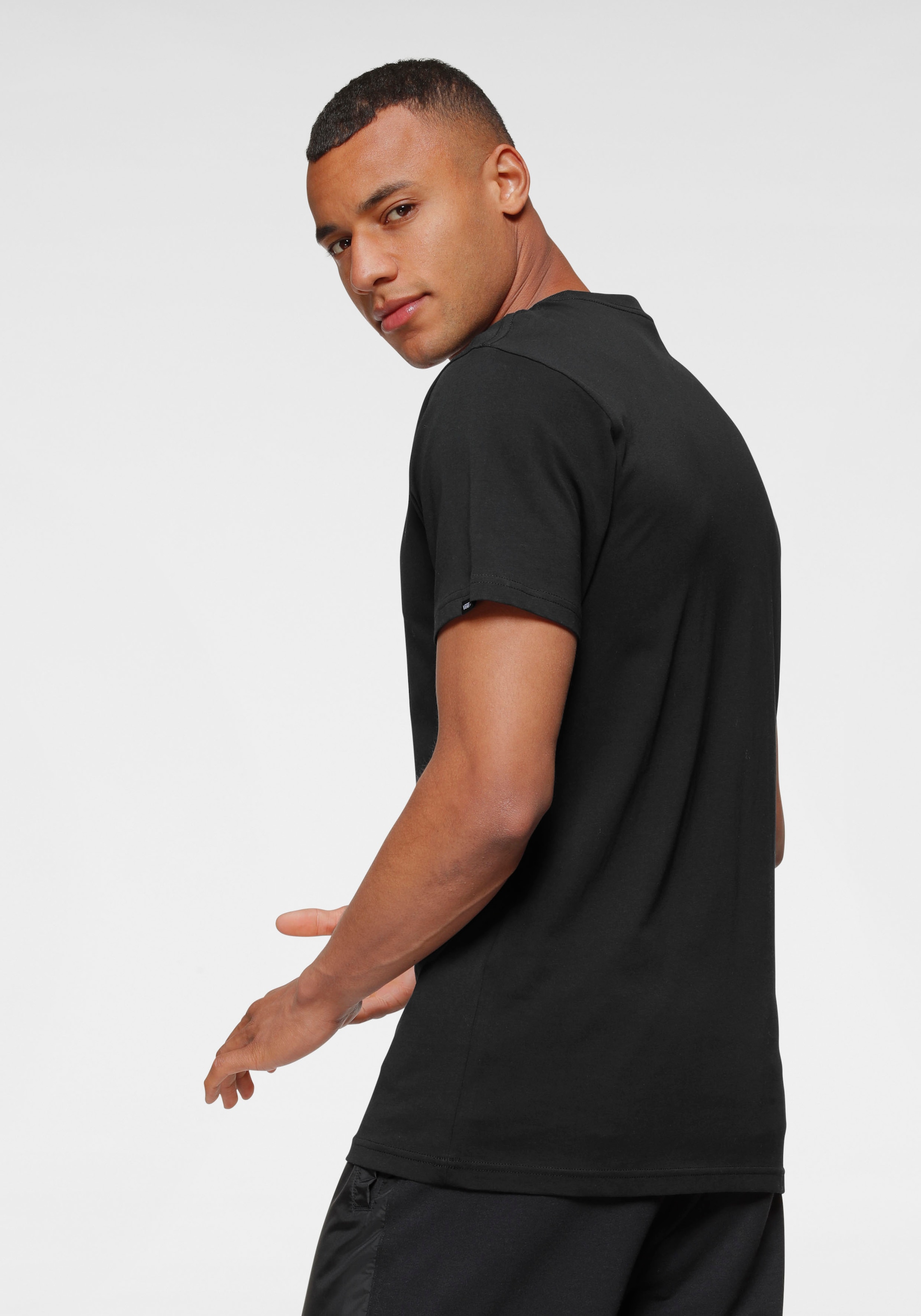 Vans T-Shirt »MN VANS CLASSIC«, Basic T-Shirt mit großem Logoprint