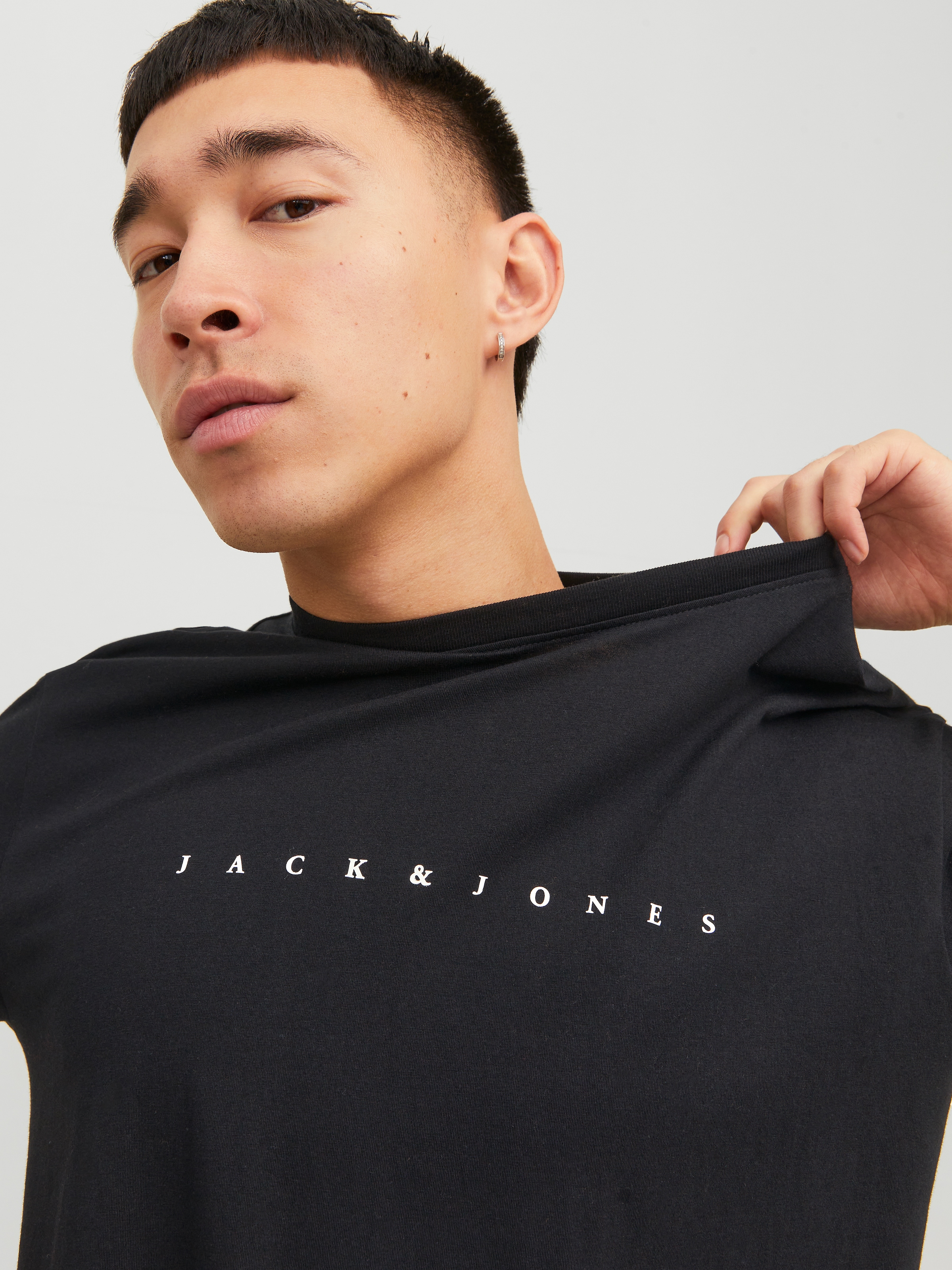 Jack & Jones Rundhalsshirt »JJESTAR mit Pigmentprint und Baumwollgefühl« Baumwolle, relaxed fit