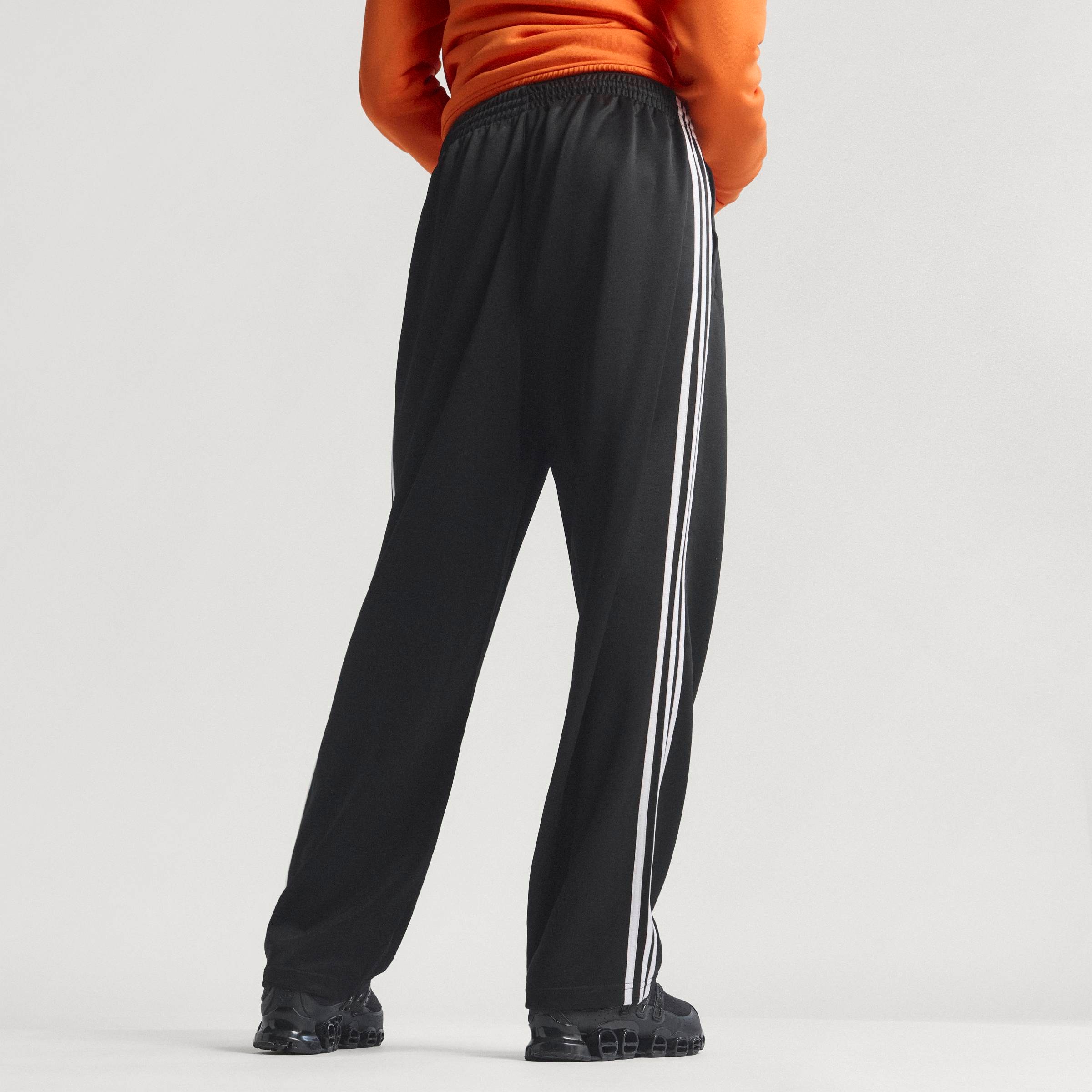 adidas Originals Sporthose »LOOSE TP«  für Erwachsene, sportlicher Stil, aus Polyester und Baumwolle