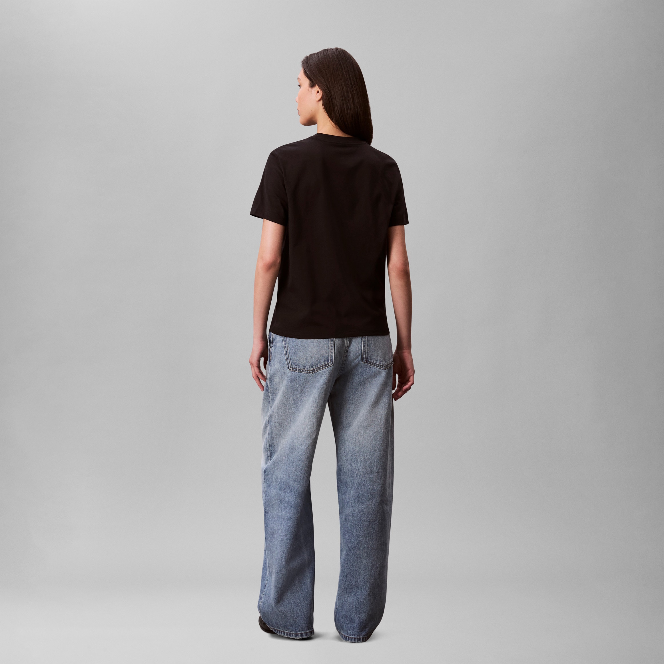 Calvin Klein Jeans Kurzarmshirt »SS 20s CLASSIC LOGO TEE« Mit Glitzer-Logo
