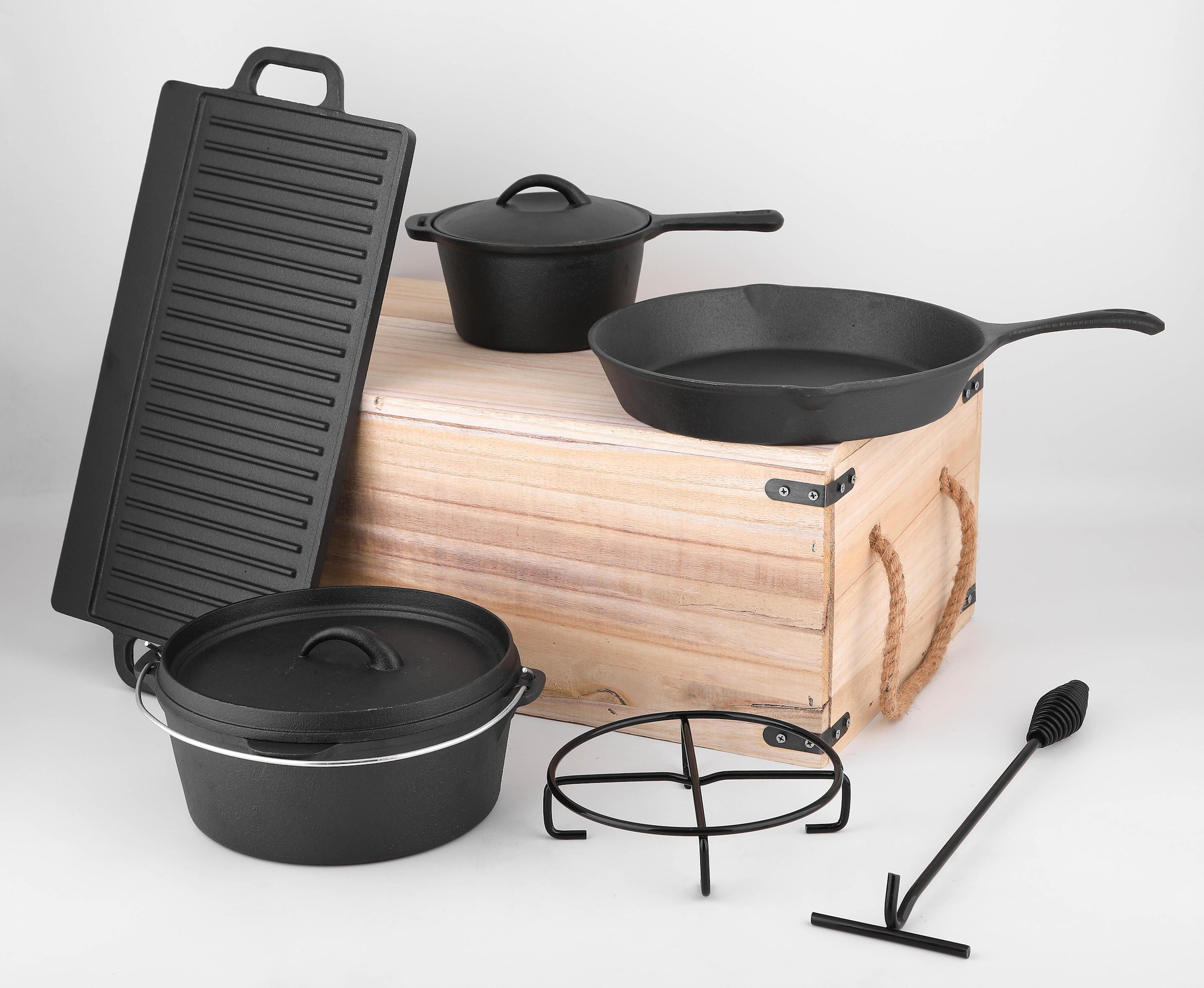 Carl Schmidt Sohn Topf-Set »Parilla« Set, Kochtopf, Kasserolle, Pfanne, Grillplatte, Schürhaken, Untersetzer, 9 Stk. tlg. Gusseisen