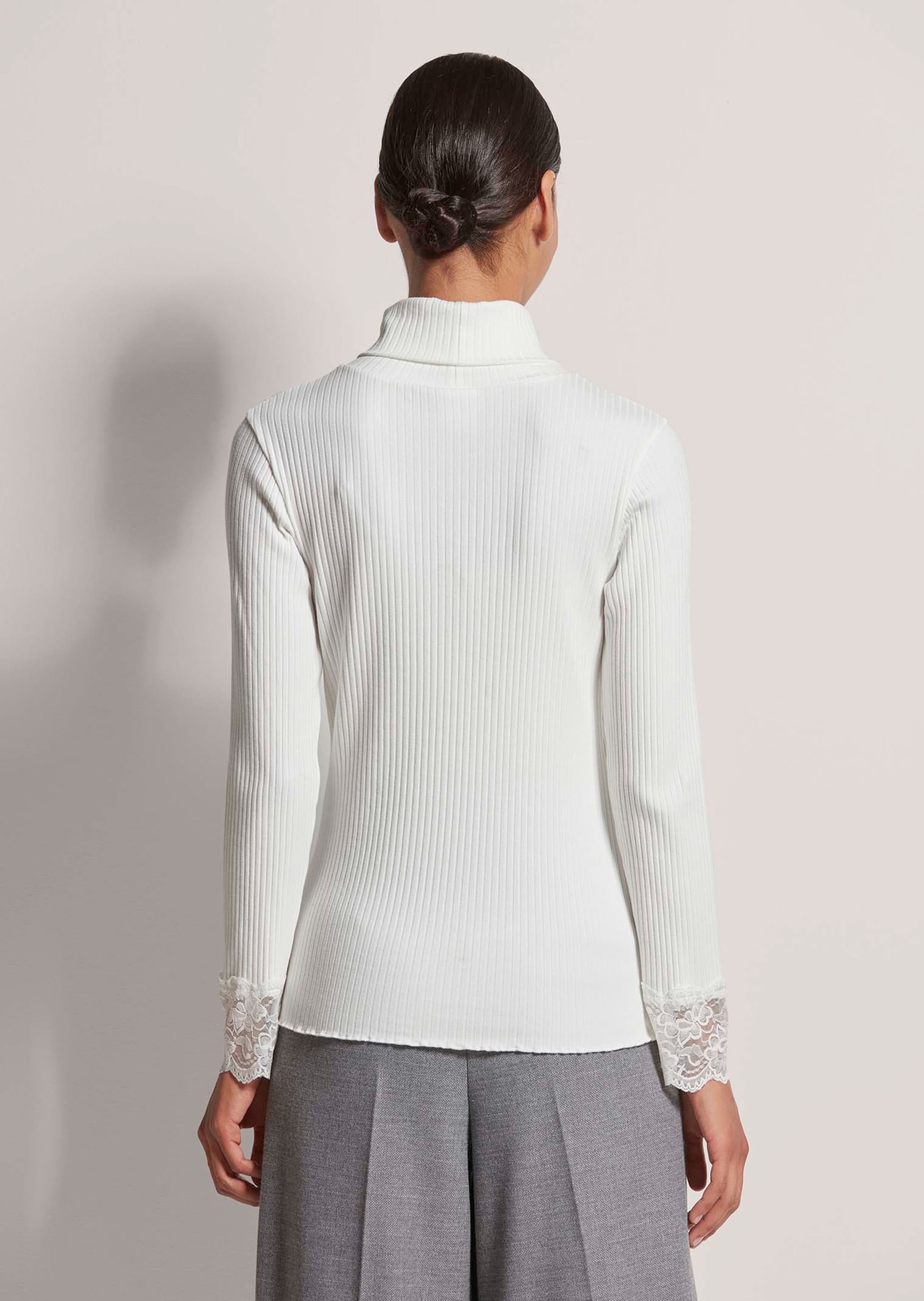 MADELEINE Langarmshirt »Rollkragenshirt Elegantes Basicshirt mit Spitze, Rollkragen«