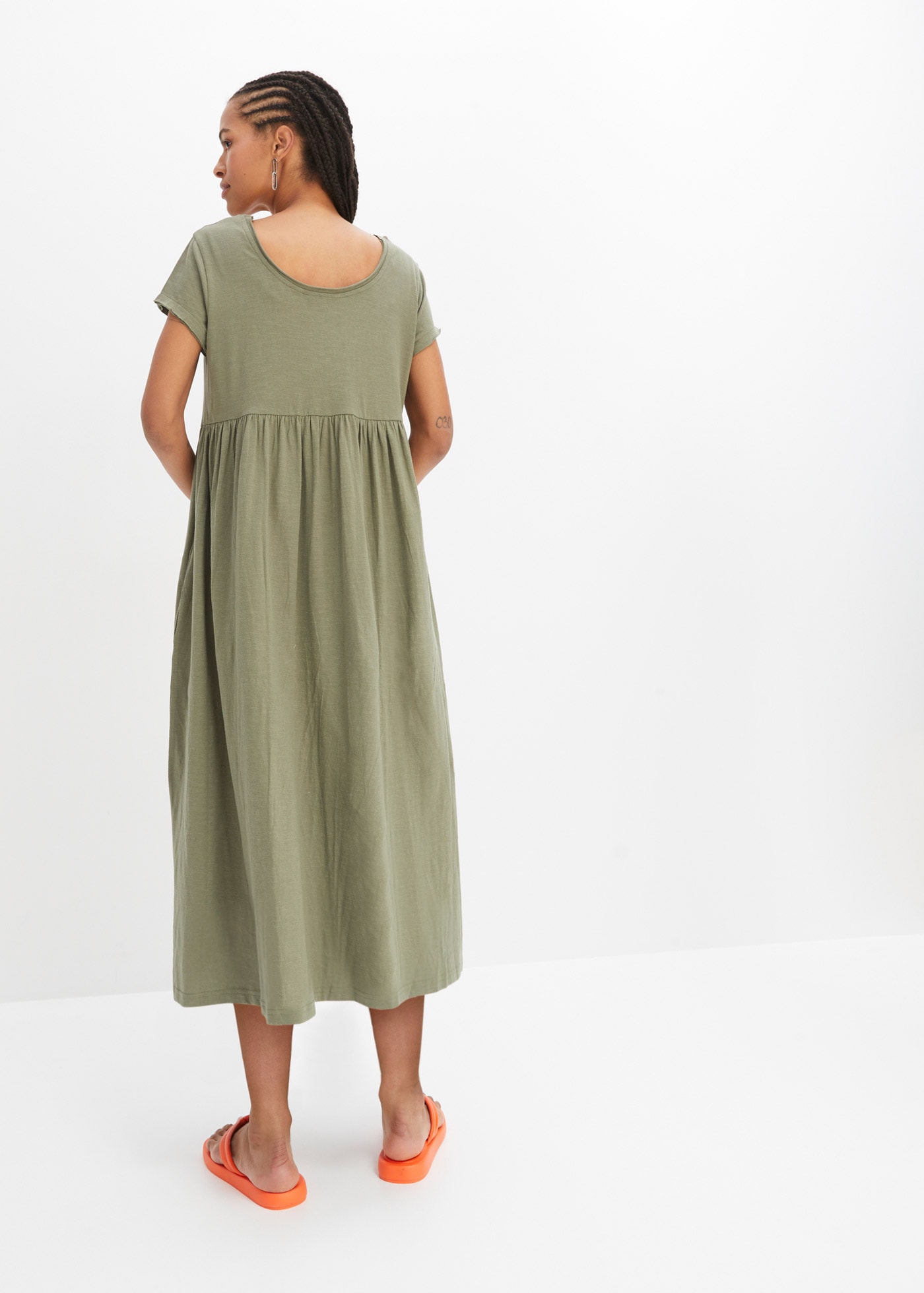 bonprix Midikleid »Midikleid aus reiner Baumwolle« aus reiner Baumwolle, lockere Passform, mit Schlitzdetail