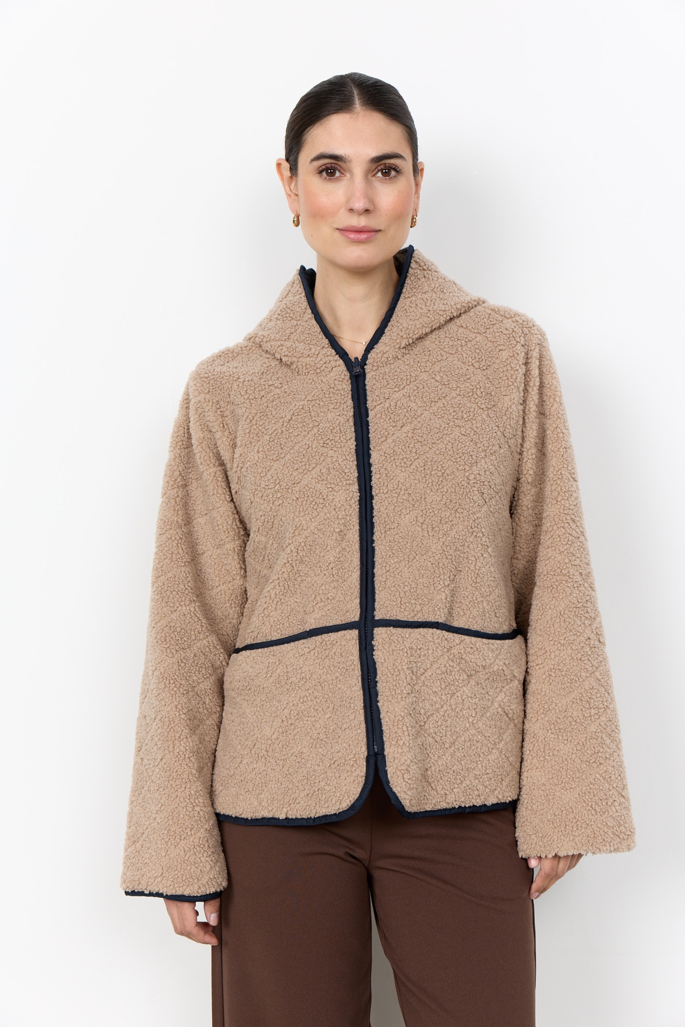 soyaconcept Steppjacke »SC-GELA 2« mit Kapuze Kunstfaser, weiches Plüschfutter
