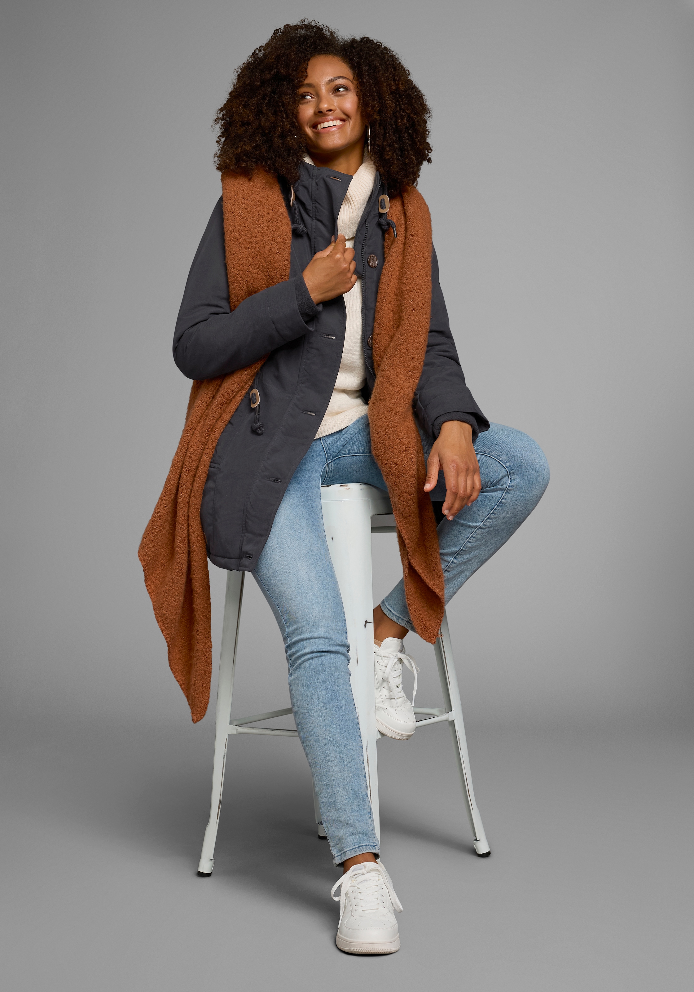 KangaROOS Winterjacke, mit Kapuze, für die kalte Jahreszeit, aus leichtem Webstoff, modisch