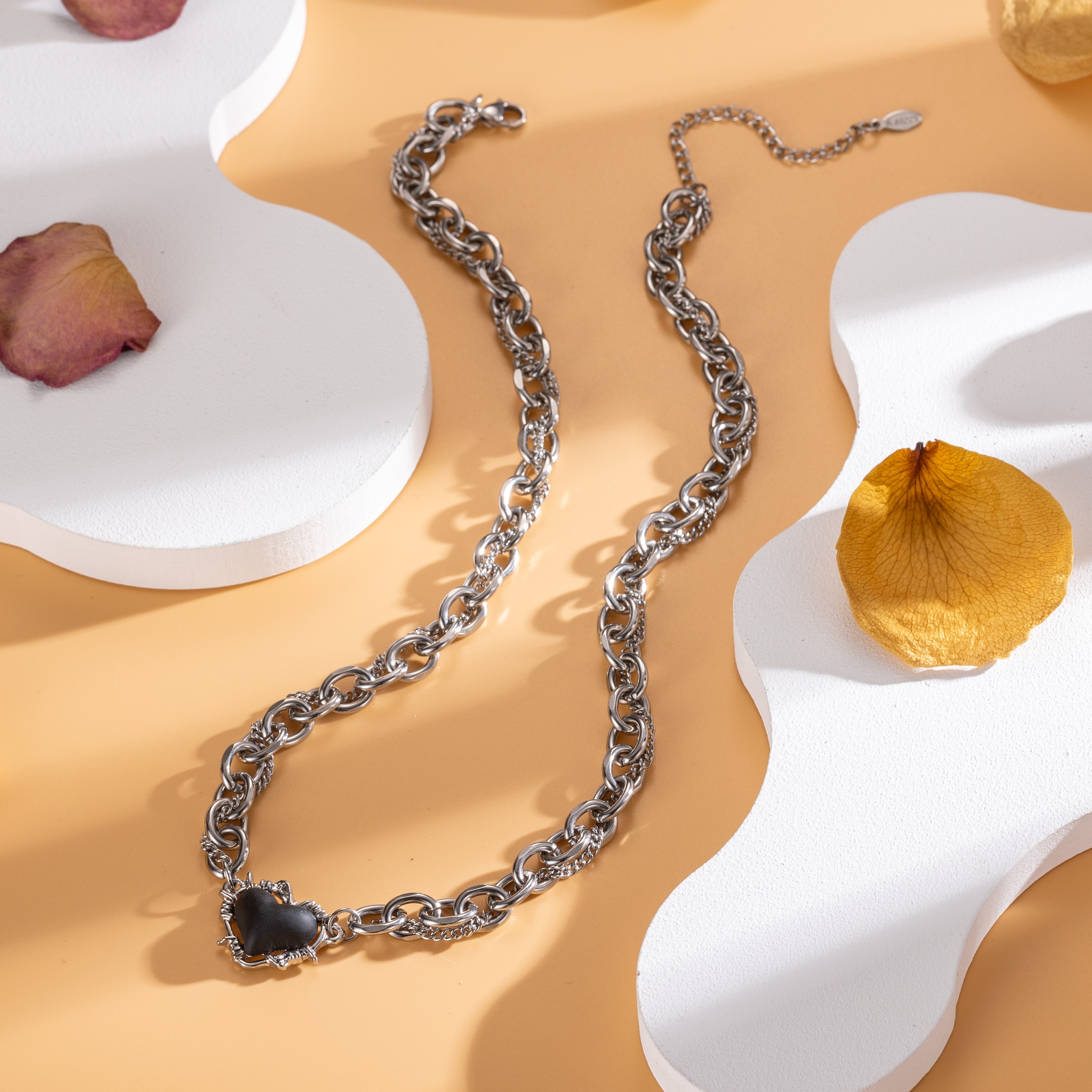 Firetti Kette mit Anhänger »Schmuck Geschenk Edelstahl Halsschmuck Halskette Ankerkette Herz« mit Harzstein (synth.)