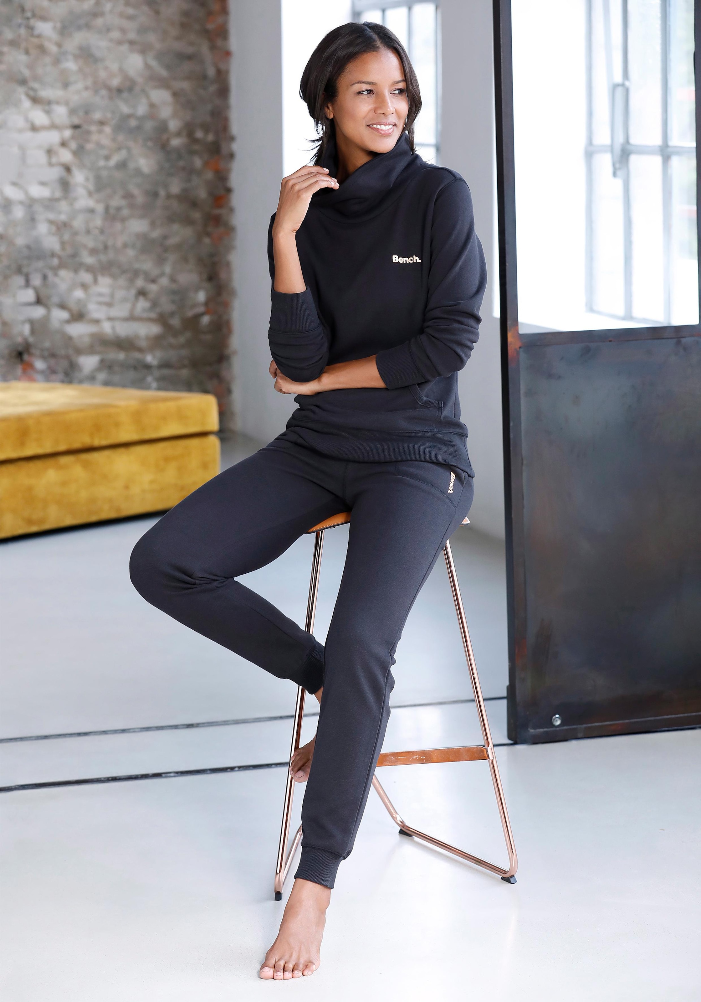 Bench. Loungewear Loungehose »-Sweathose«, mit im Loungeanzug Shop kaufen Online OTTO aufgesetzten Taschen