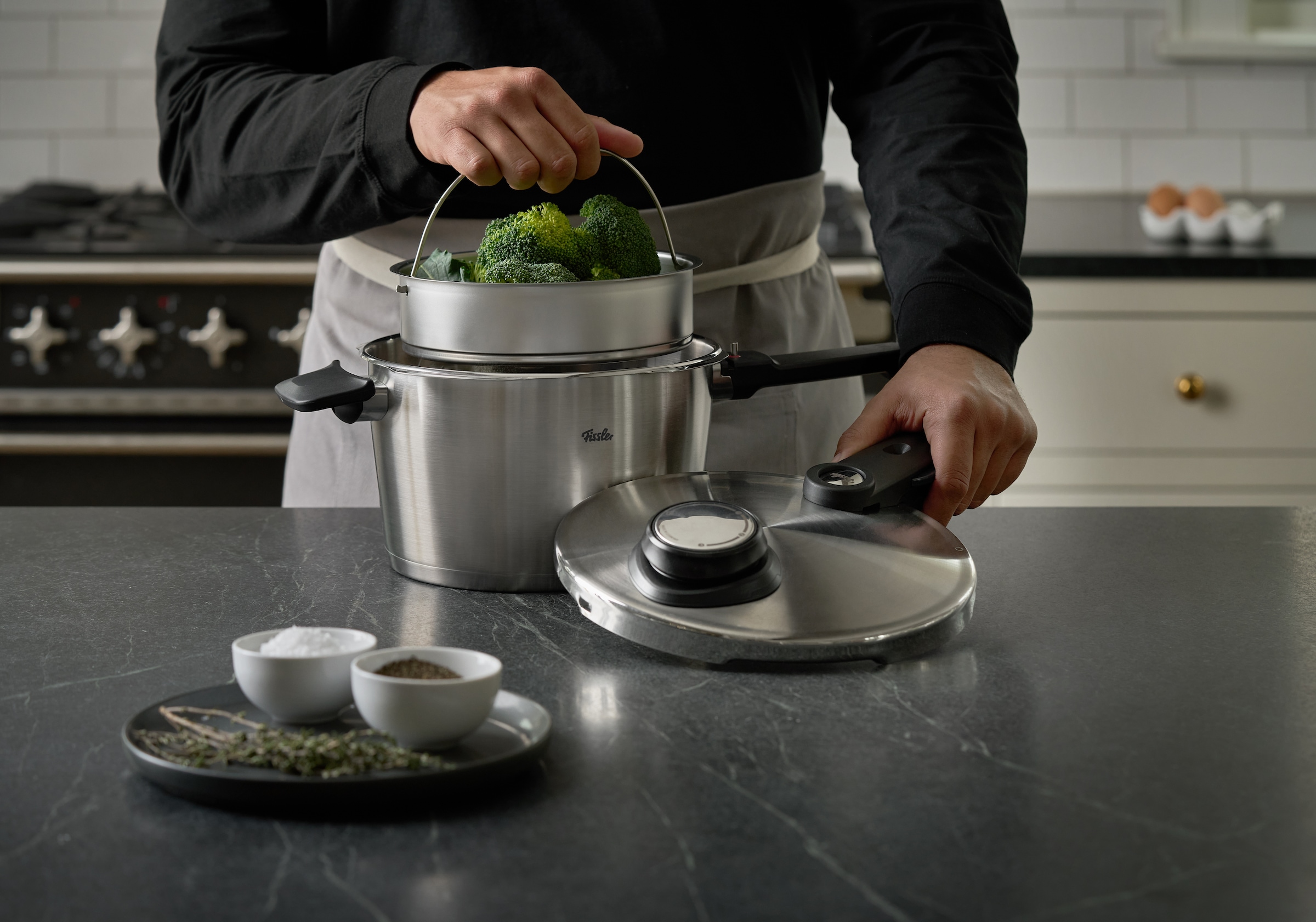 Fissler Schnellkochtopf »Vitavit® Premium Edelstahl Dampfkochtopf mit Einsatz Induktion« 3 tlg. Edelstahl 18/10