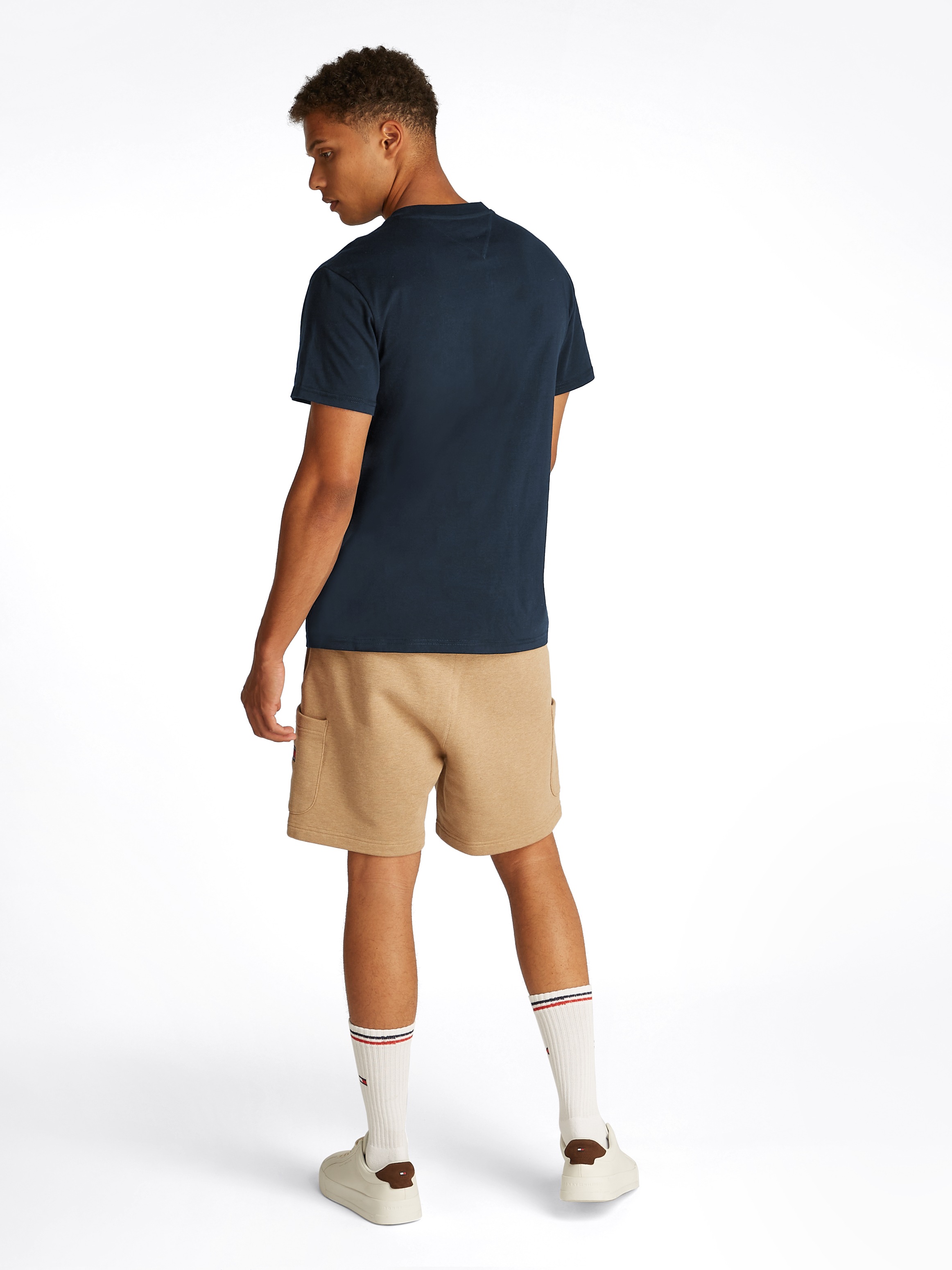 Tommy Jeans T-Shirt »TJM SLIM LINEAR CHEST SS TEE EXT«, mit Logodruck
