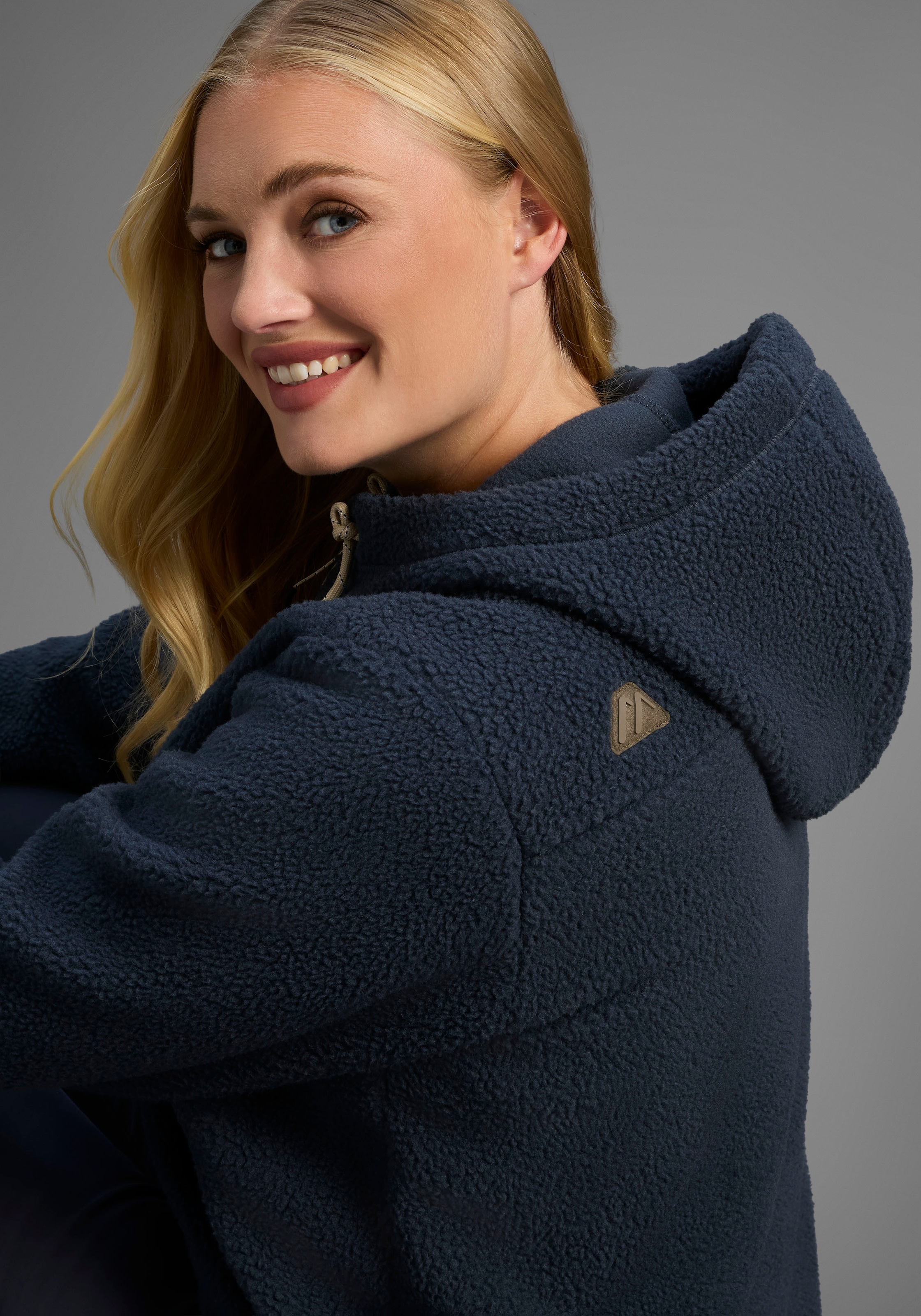 Maier Sports Fleecejacke »DA-FLEECEJACKE RACKA W« für Outdoor-Aktivitäten, aus Polyester, gerader Schnitt