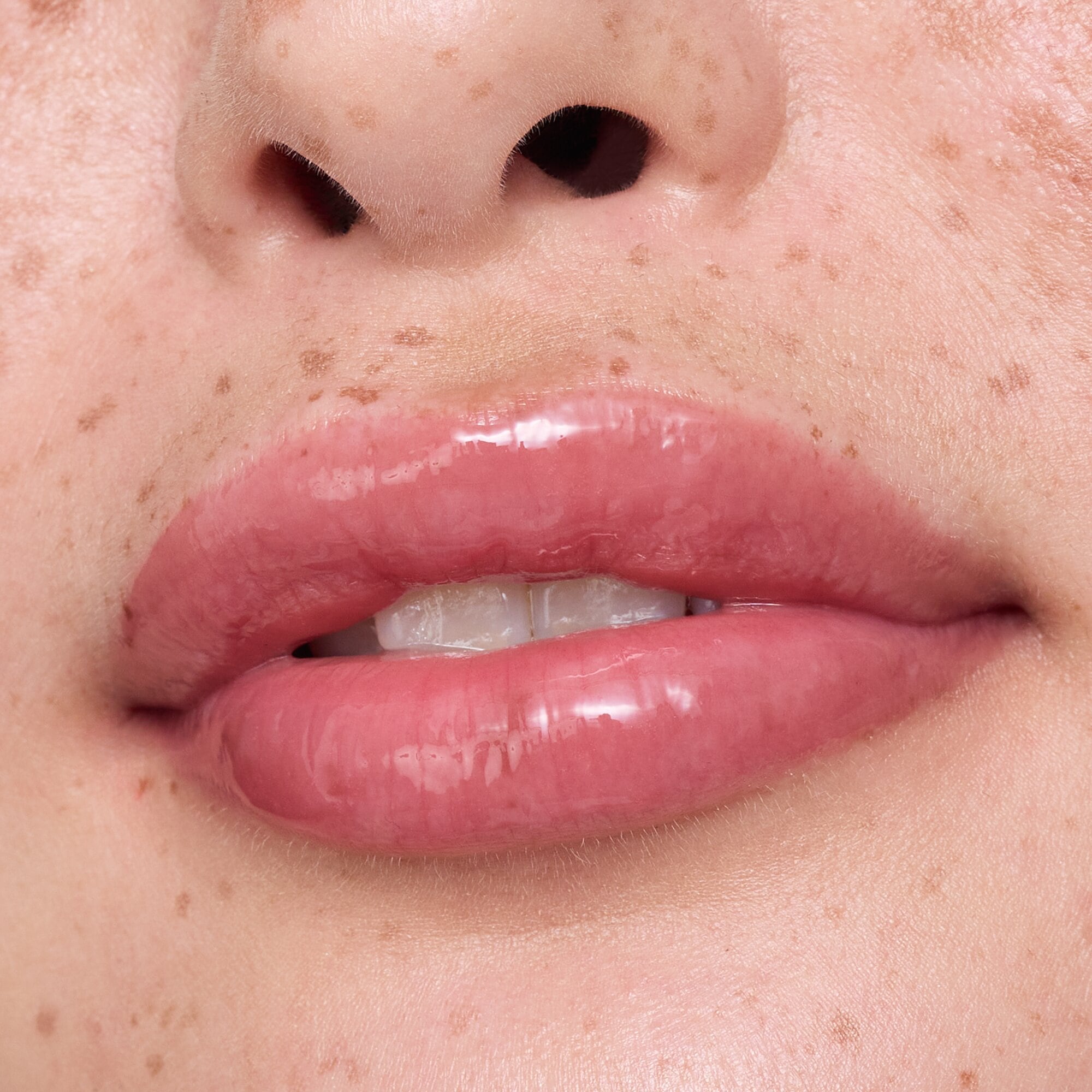 Essence Lipgloss »hydra kiss LIP OIL«
