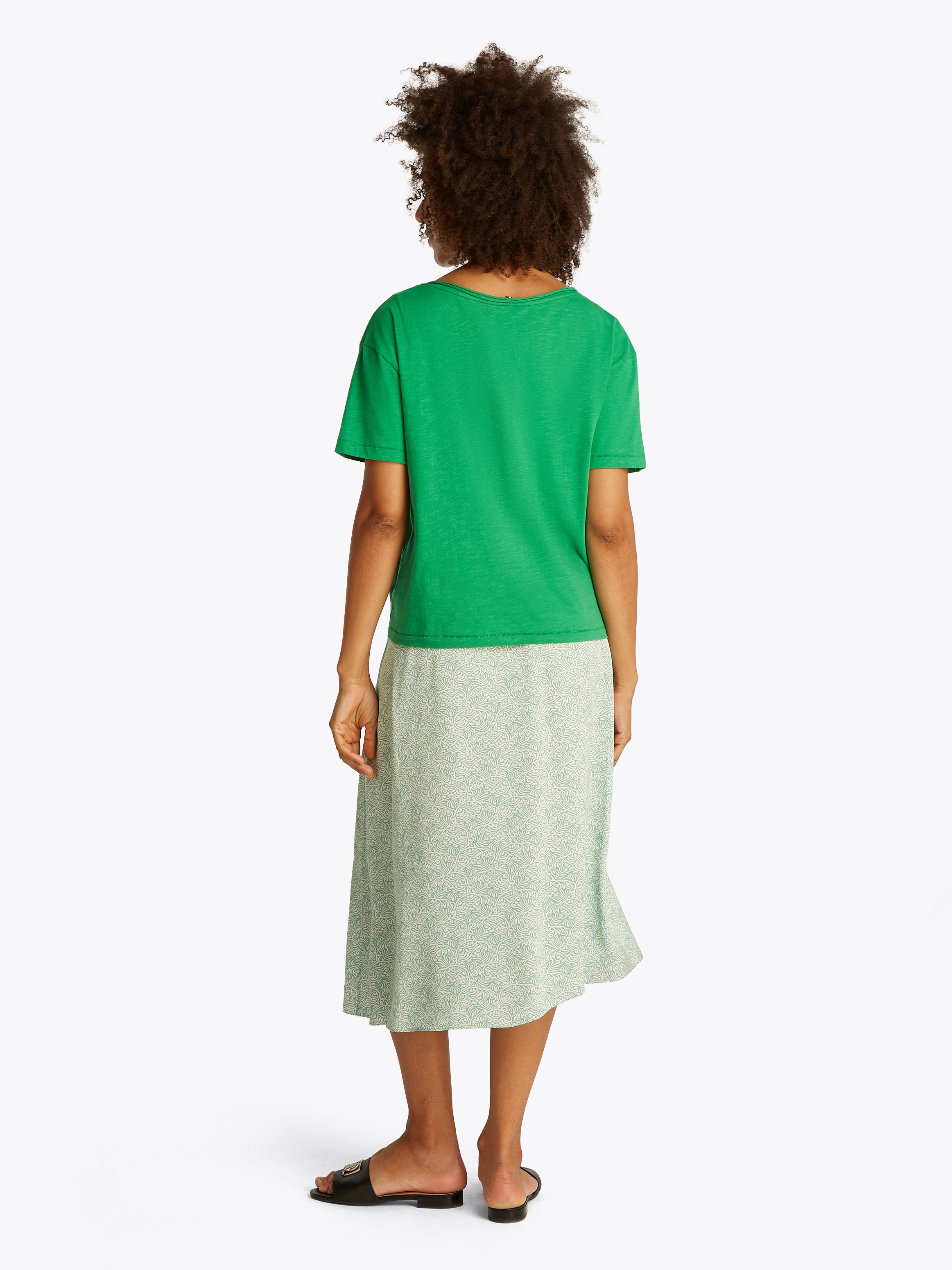 Tommy Hilfiger T-Shirt »SLUB CROP V-NK SS«, mit offener Kante, mit Logostickerei