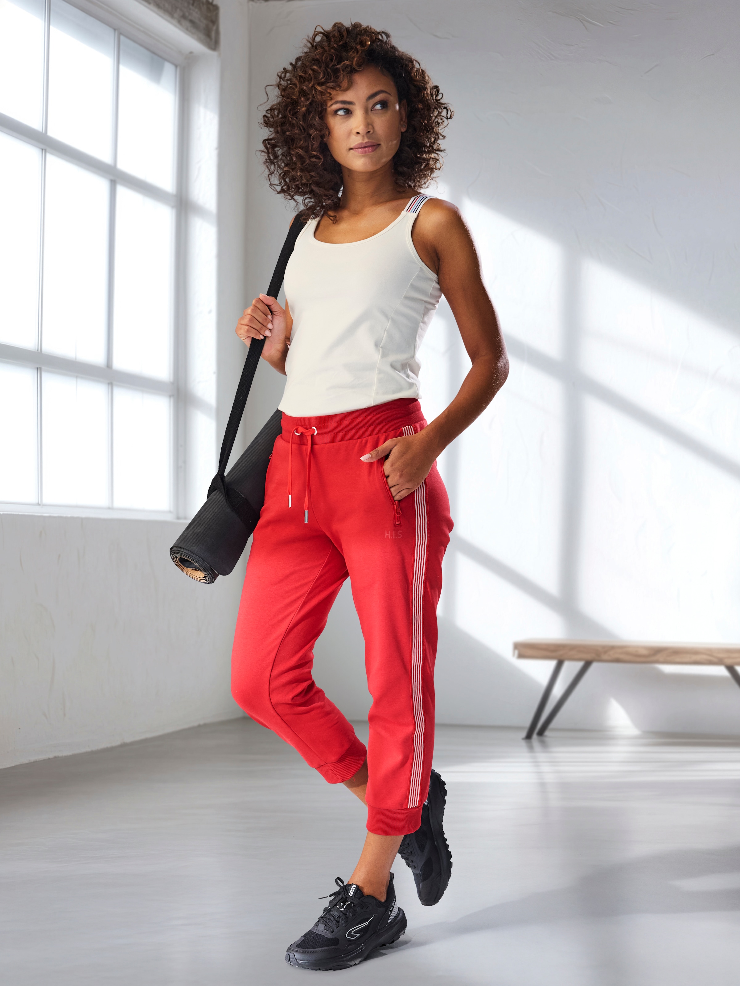 H.I.S Relax-Caprihose  mit seitlichen Tapestreifen