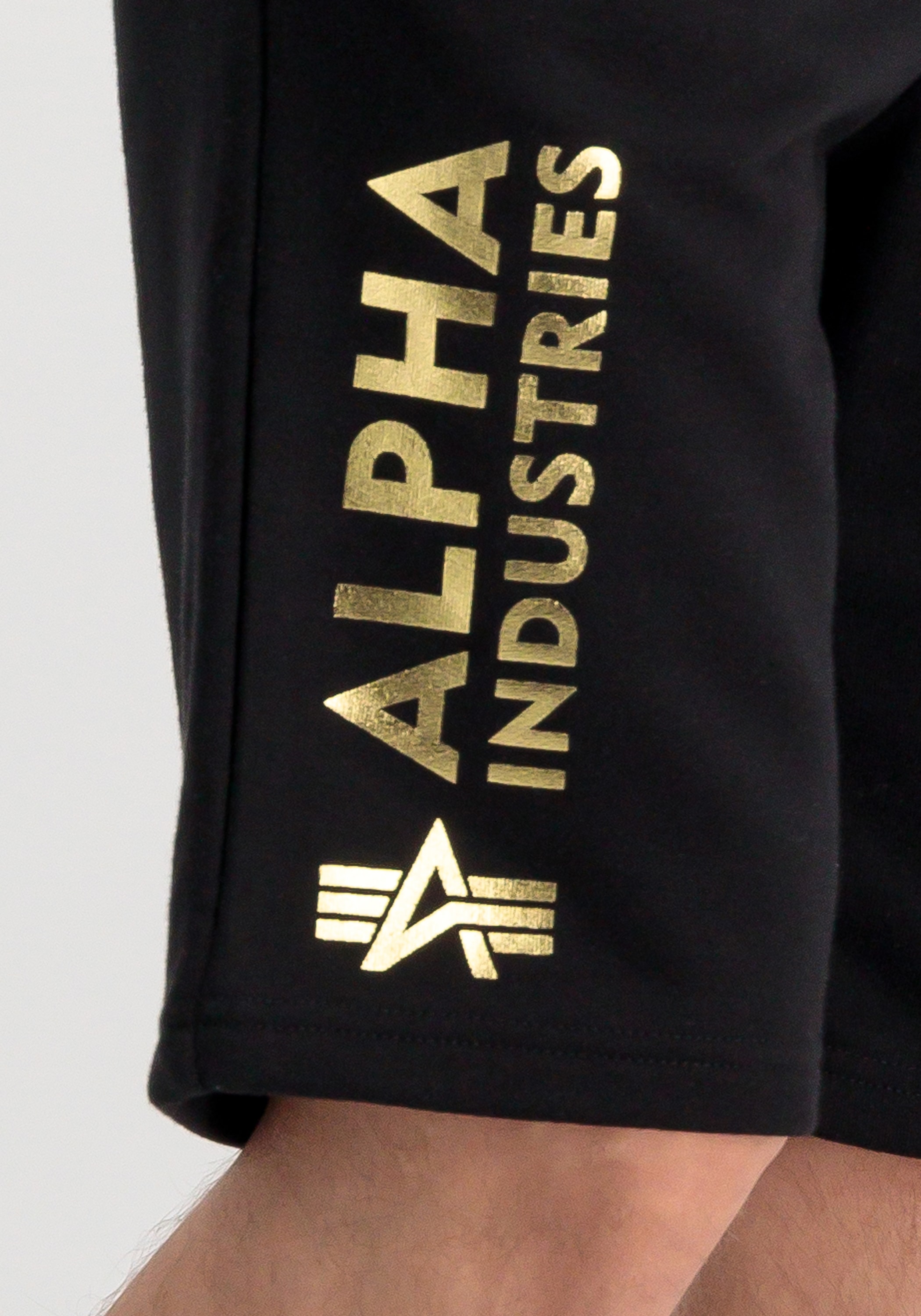 Alpha Industries Sweatshorts »ALPHA INDUSTRIES Men - Shorts Basic Short AI Foil Print«