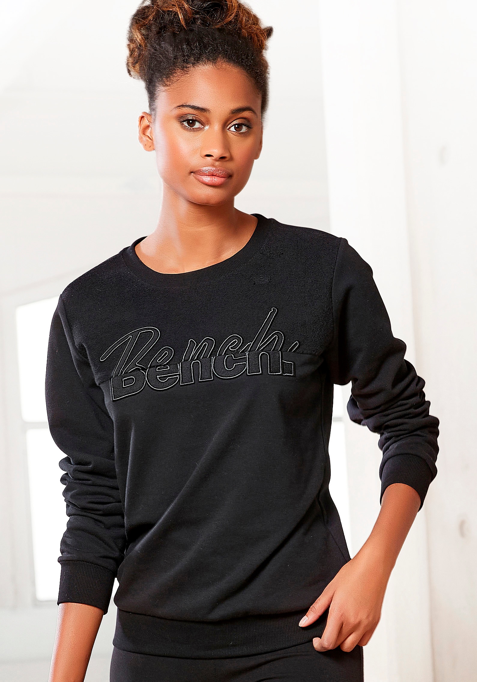 Sweatshirt, mit Logostickerei, Loungeanzug