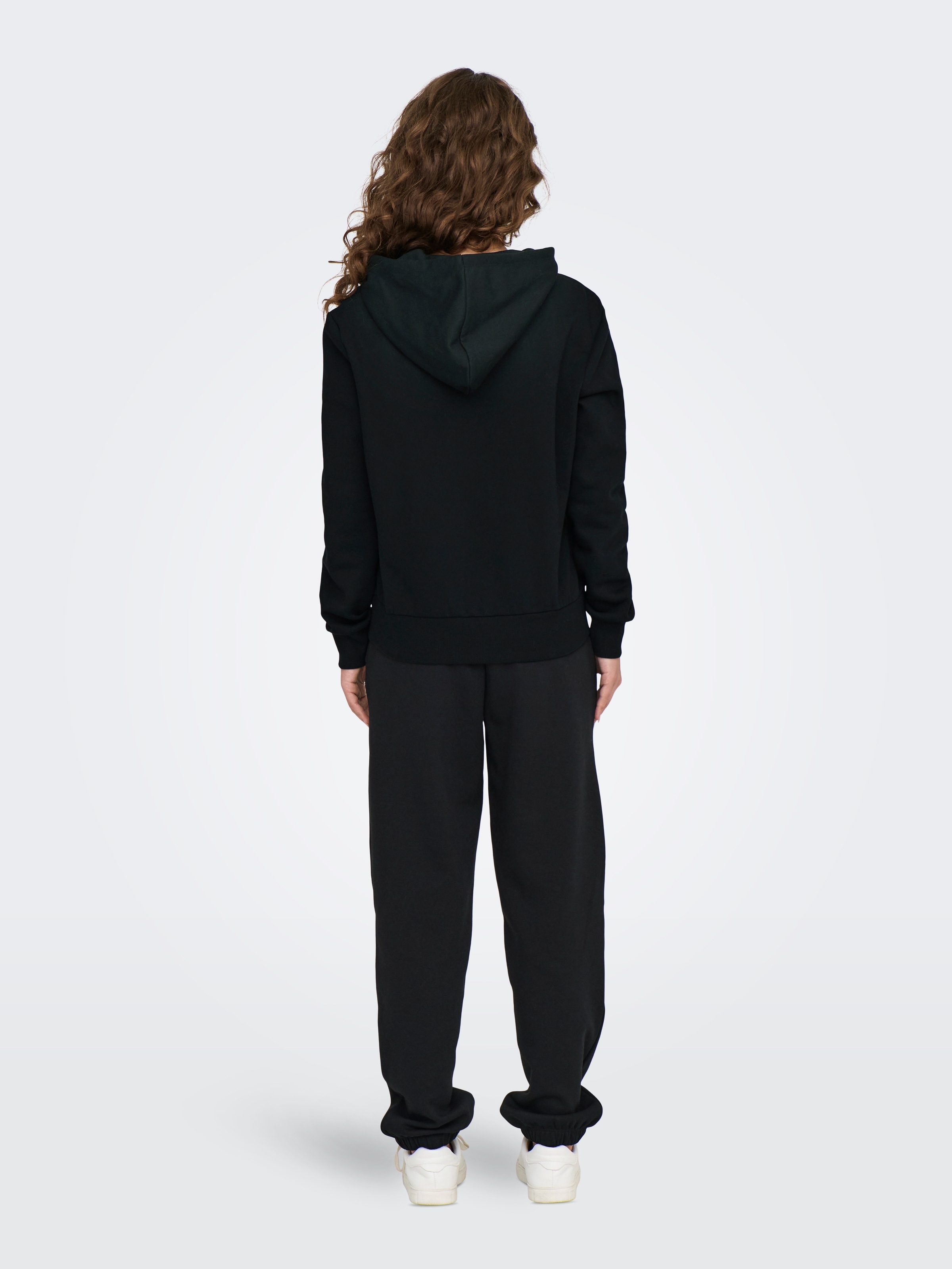 ONLY Kapuzensweatshirt »ONLNOLI L/S HEART HOOD SWT NOOS«, Baumwollmischung, regular fit
