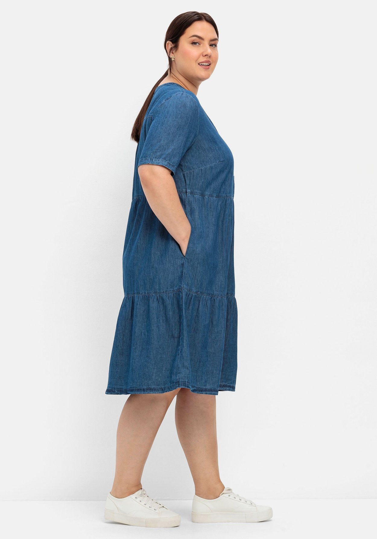 Sheego Jeanskleid »Jeanskleid aus leichtem Denim, in Volant-Optik«